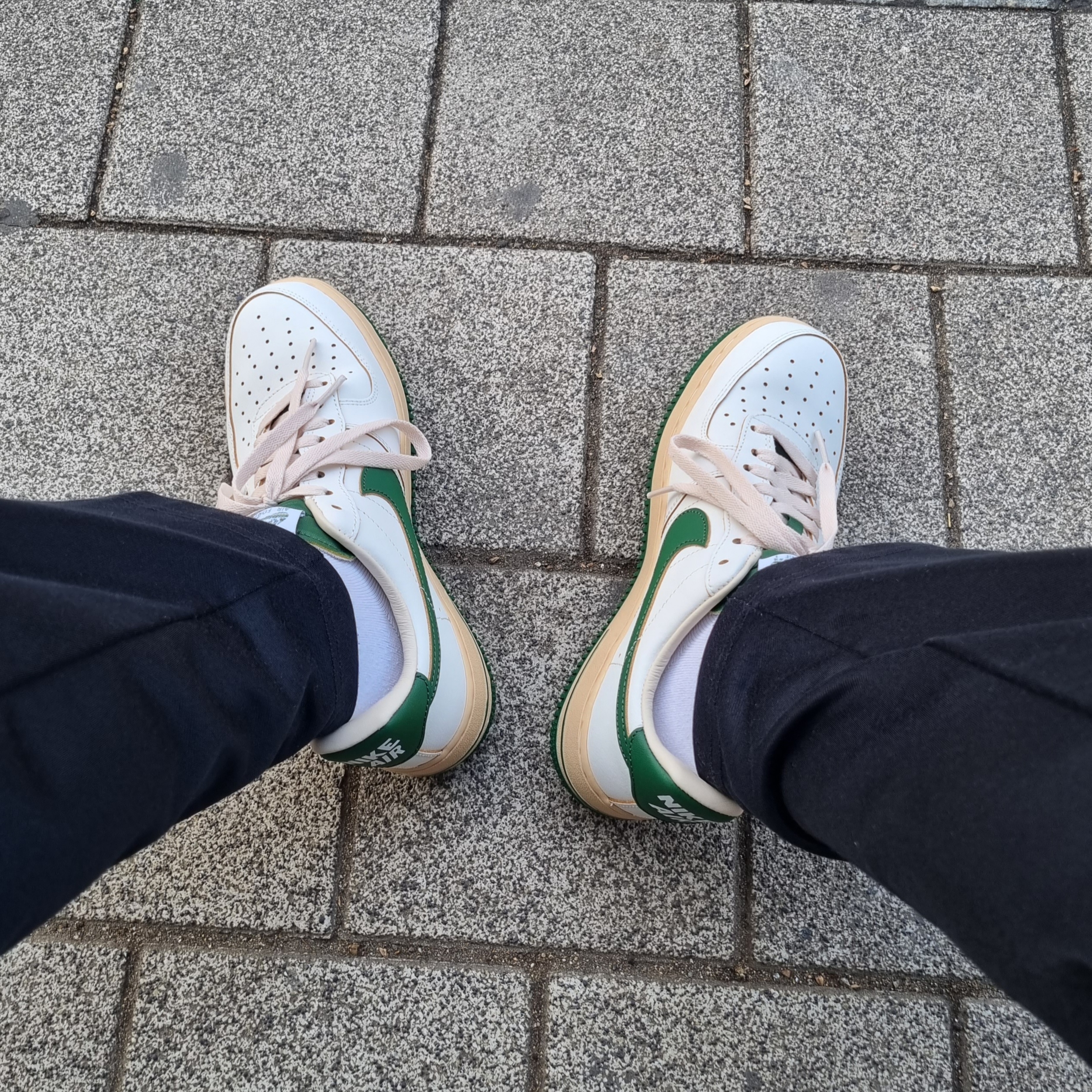 (W) Nike Air Force 1 Low Gorge Green 착용 스타일 - 2