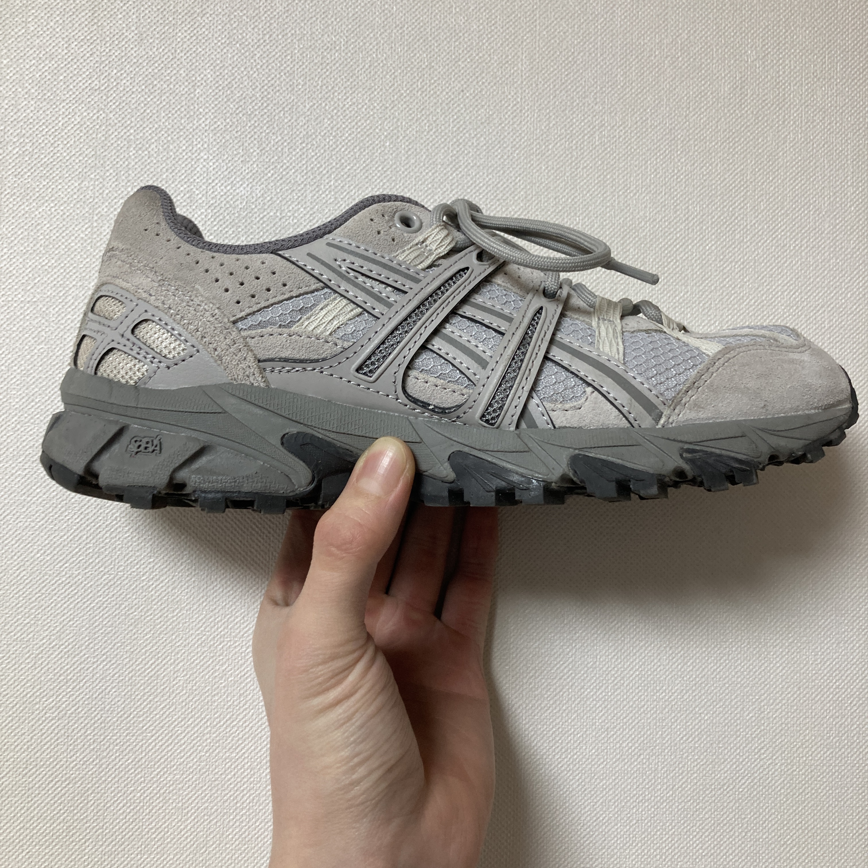 Asics Gel-Sonoma 15-50 Oyster Grey 착용 스타일