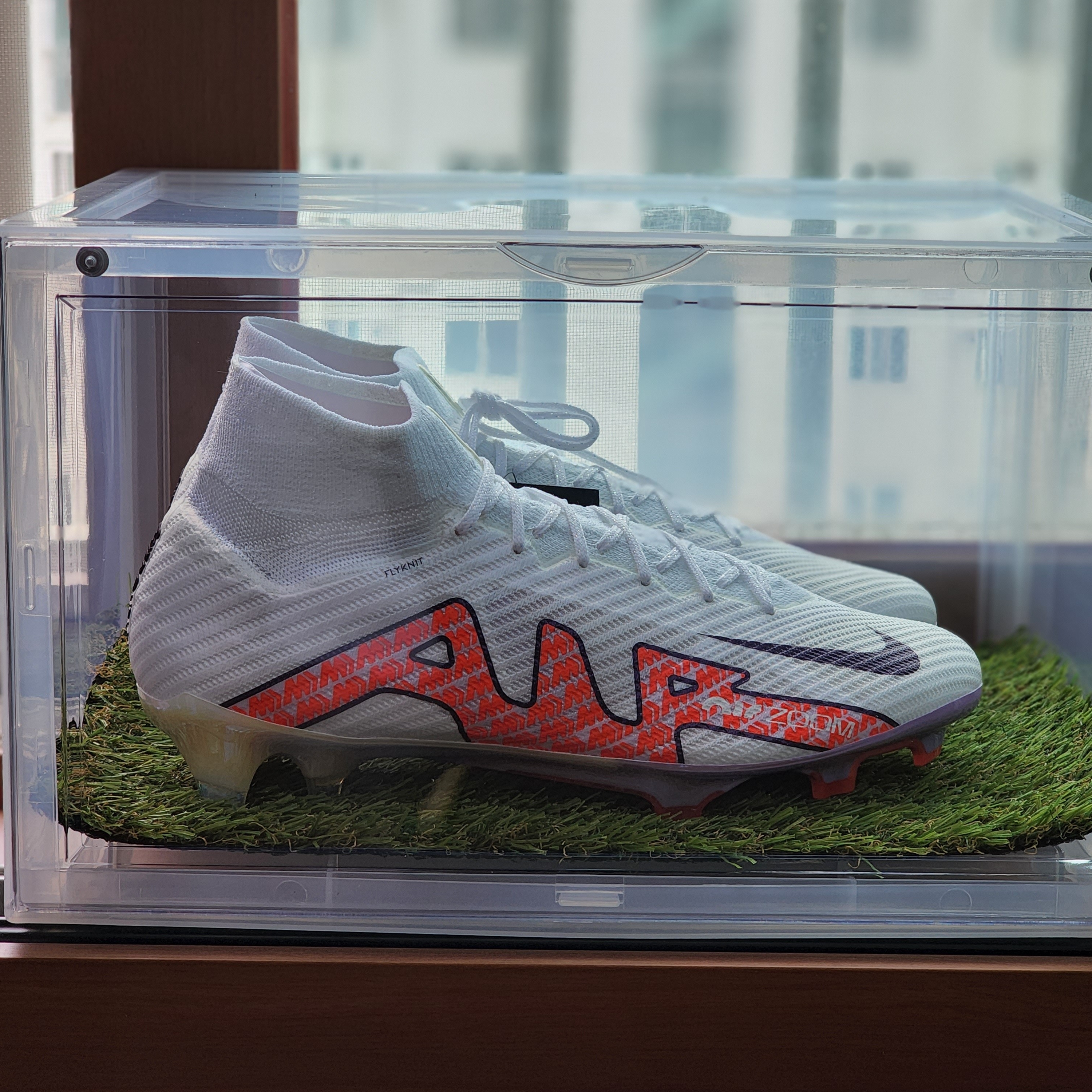 Nike Zoom Mercurial Superfly 9 Elite FG White Bright Crimson 착용 스타일