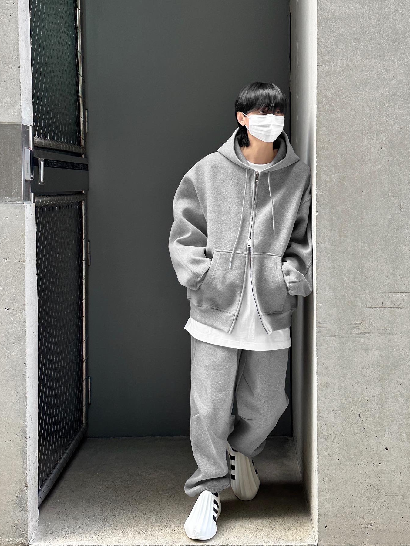 Adidas Adifom Superstar Core White 착용 스타일 - 4