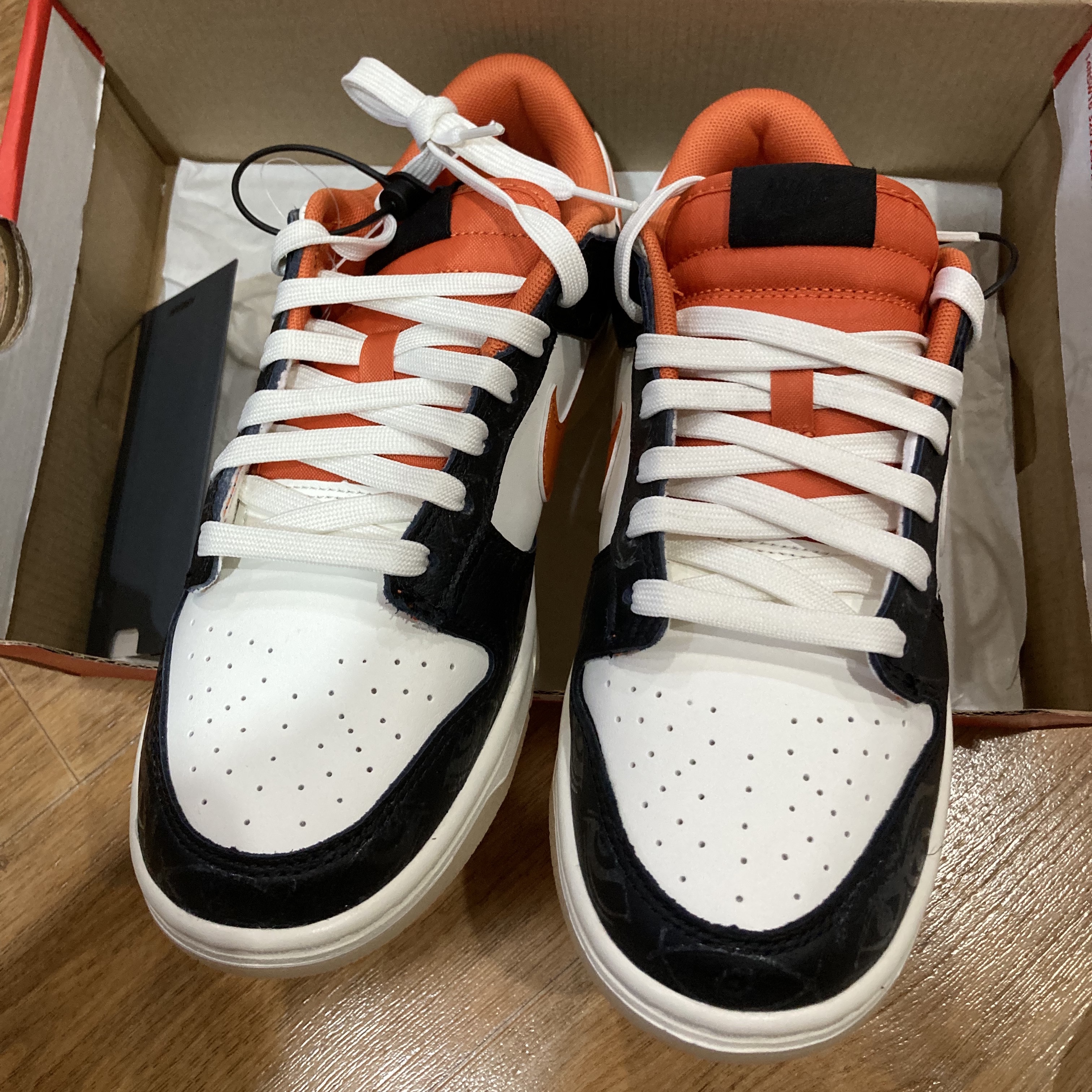 Nike Dunk Low Retro PRM Halloween 착용 스타일