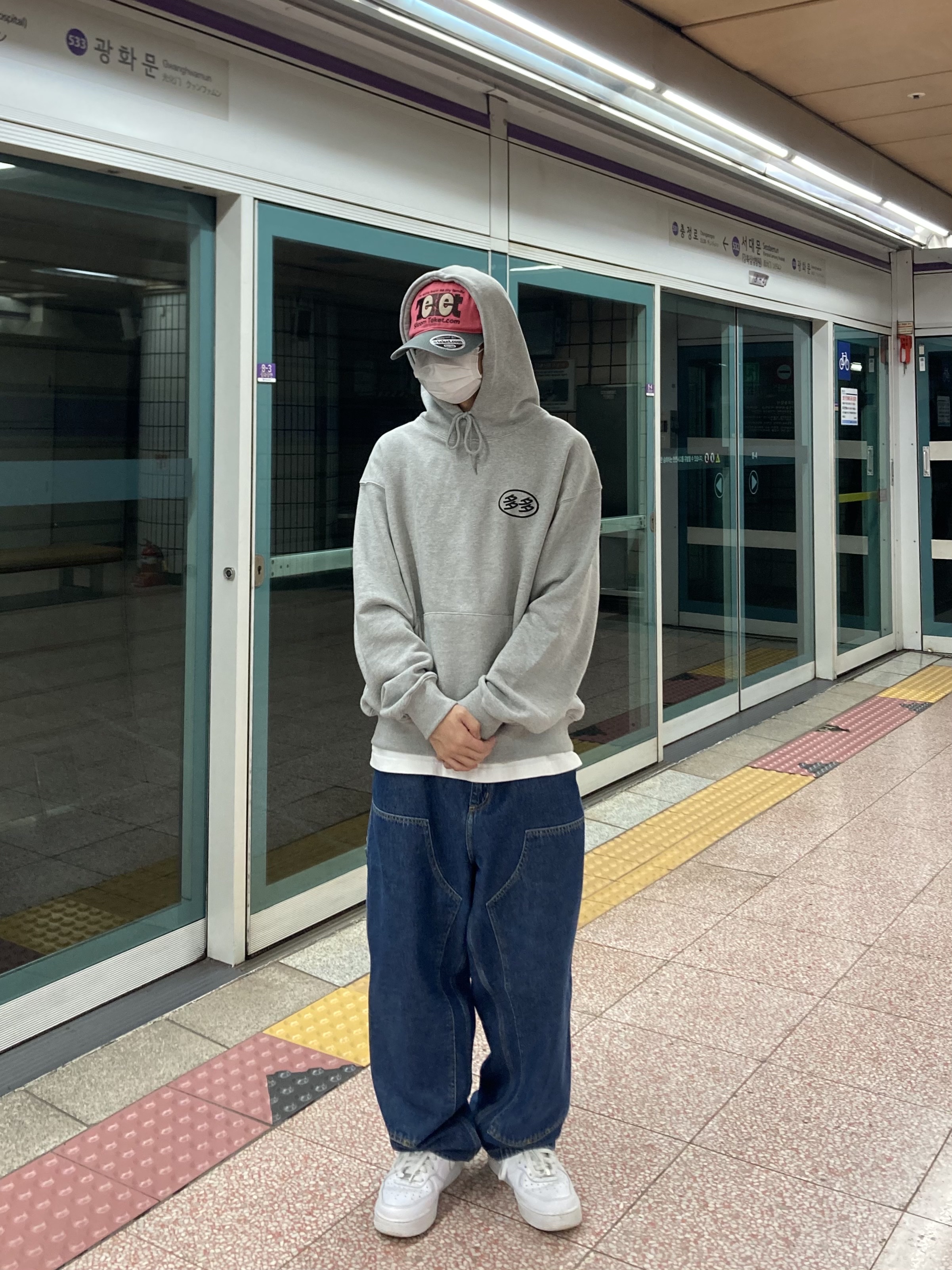 Dada Logo Hoodie Grey, Nike Air Force 1 Mid '07 White 착용 스타일 - 3