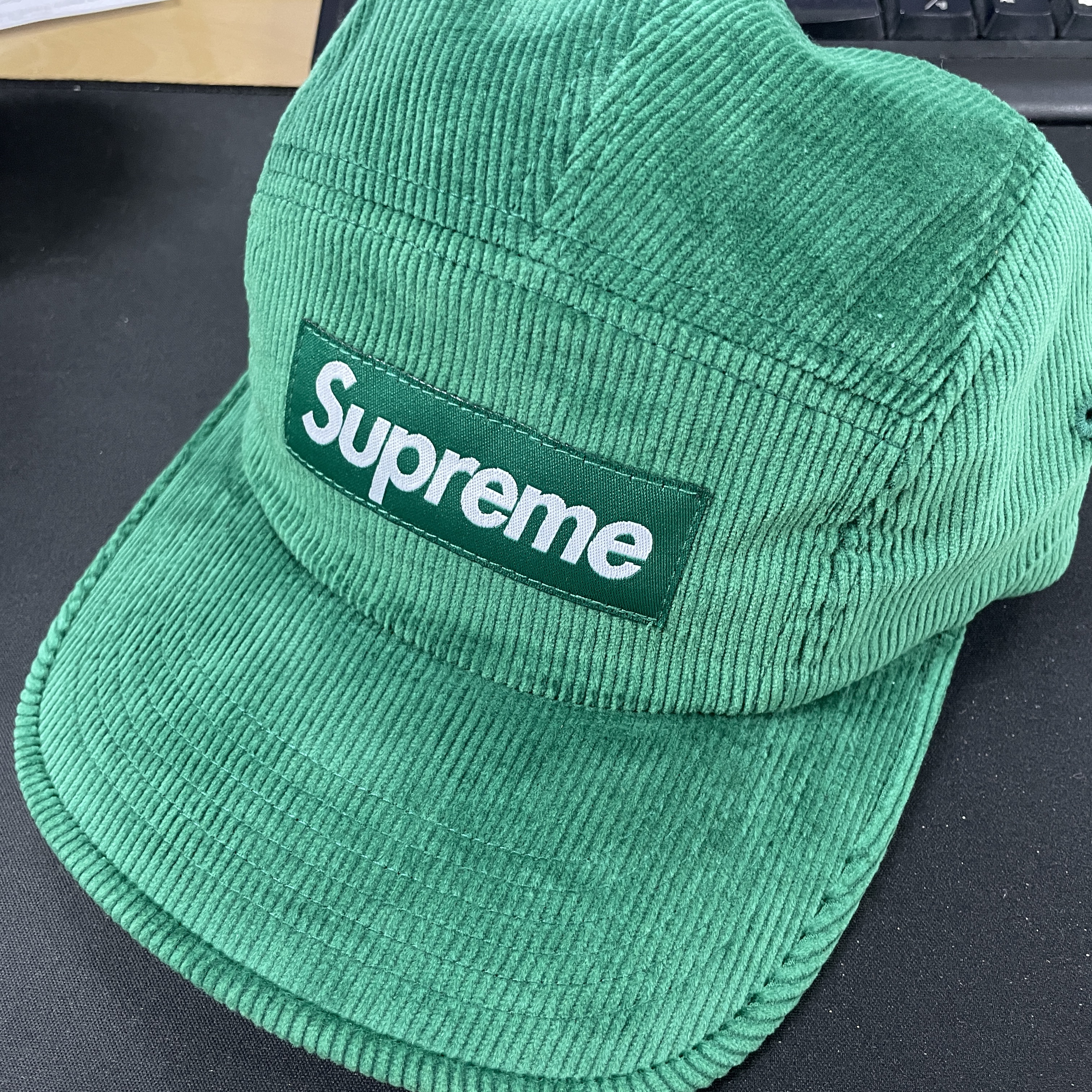 Supreme Corduroy Camp Cap Green - 22FW 착용 스타일 - 1
