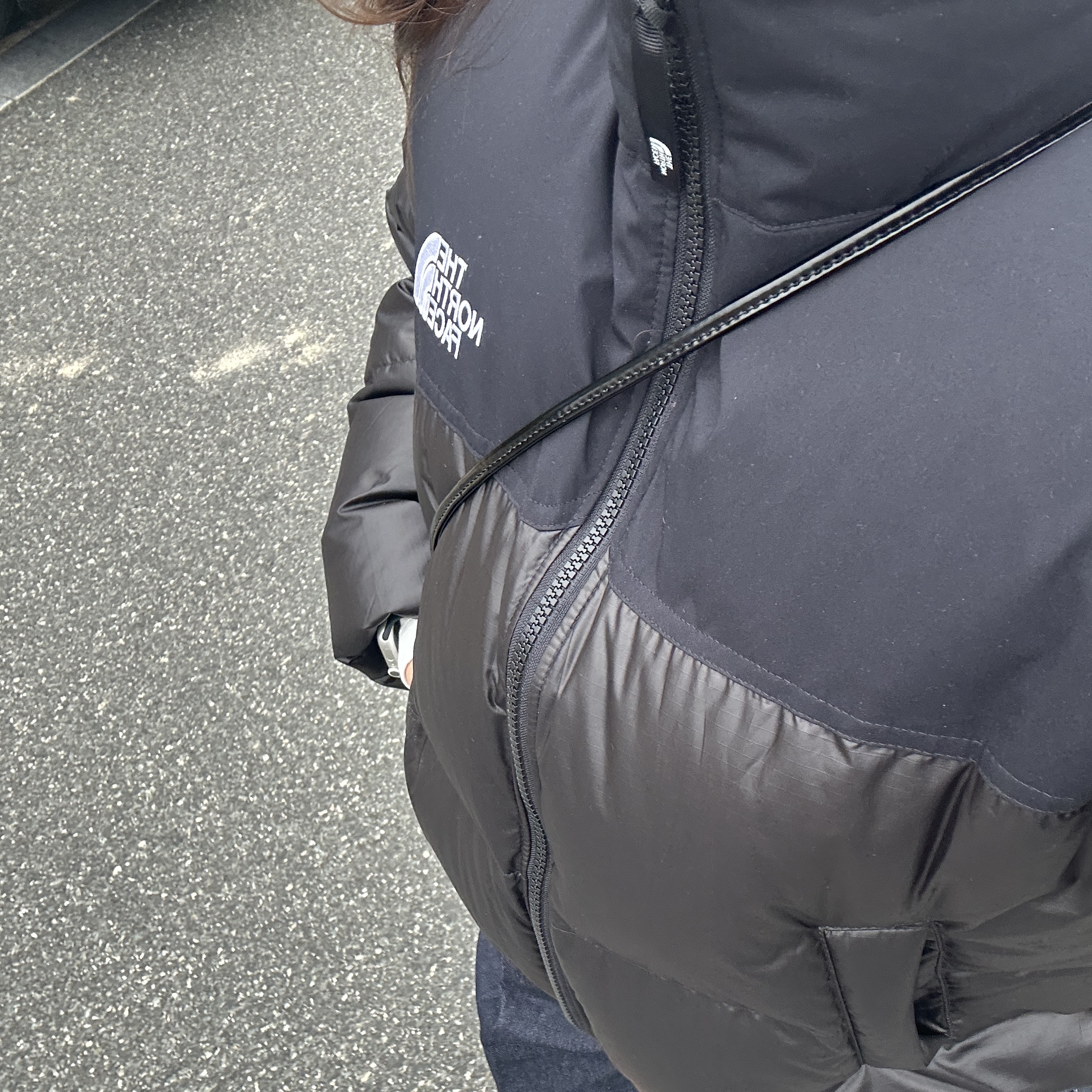 (W) The North Face White Label Novelty Nuptse Down Jacket Black 착용 스타일 - 2