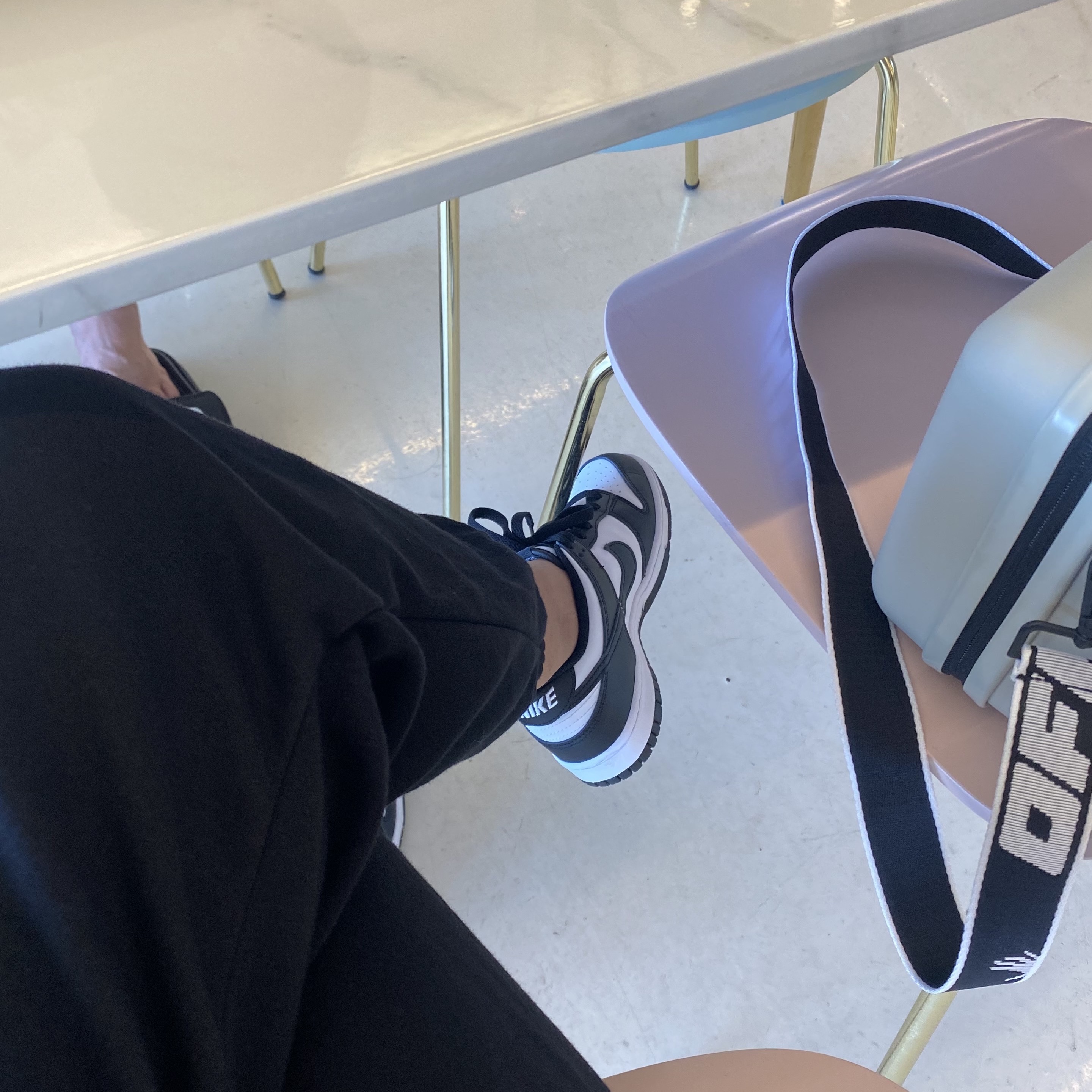Off-White x Amore Pacific Protection Box (Without Cosmetics), Nike Dunk Low Retro Black 착용 스타일