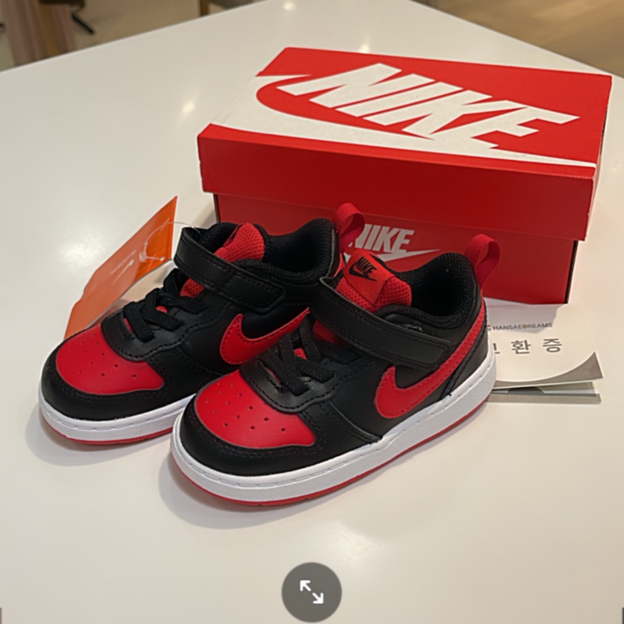 (TD) Nike Court Borough Low 2 Black University Red 착용 스타일 - 3