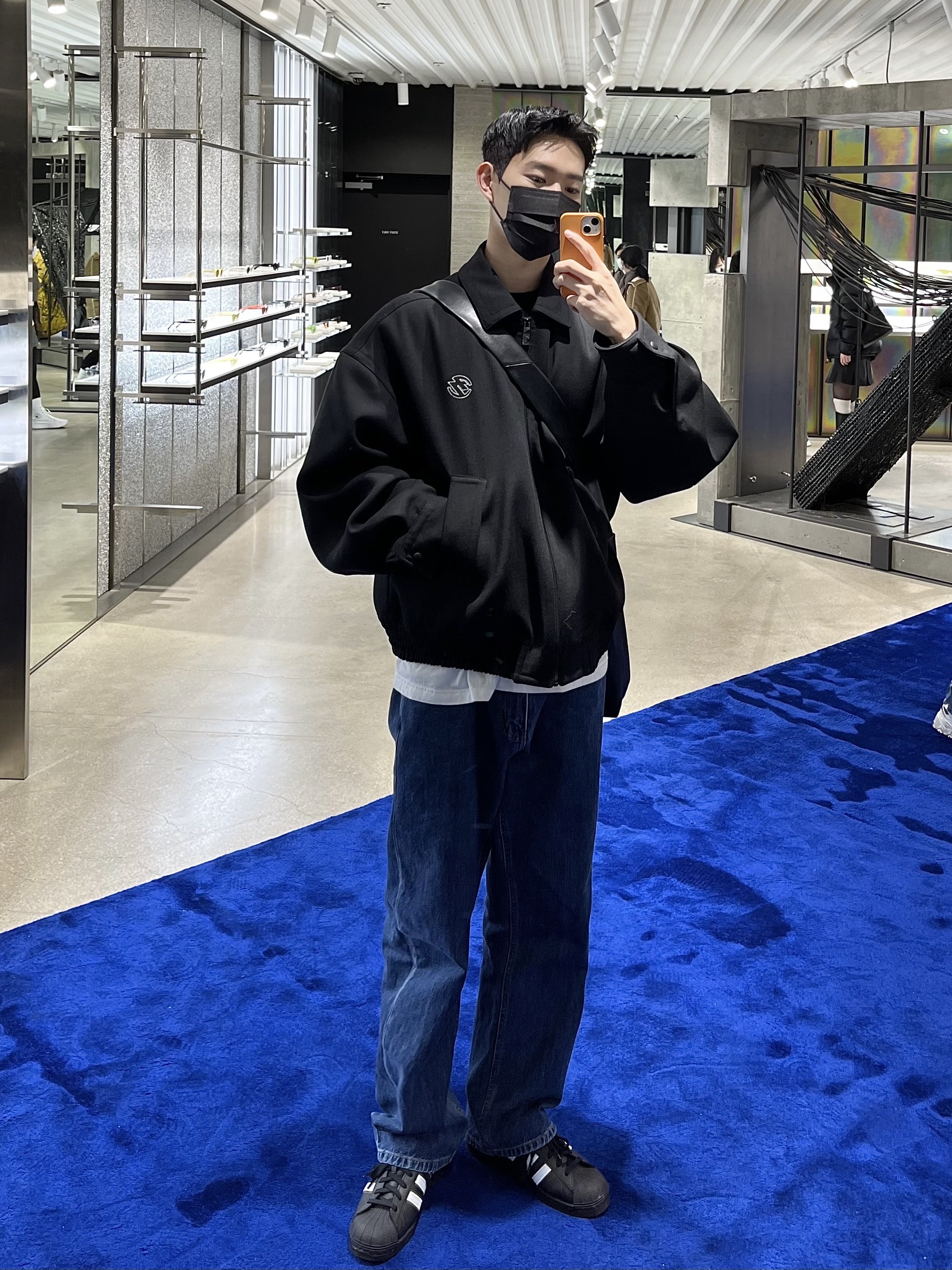 Zara x Ader Error Oversize Collar Bomber Jacket Black, Adidas Superstar Core Black White 착용 스타일 - 1