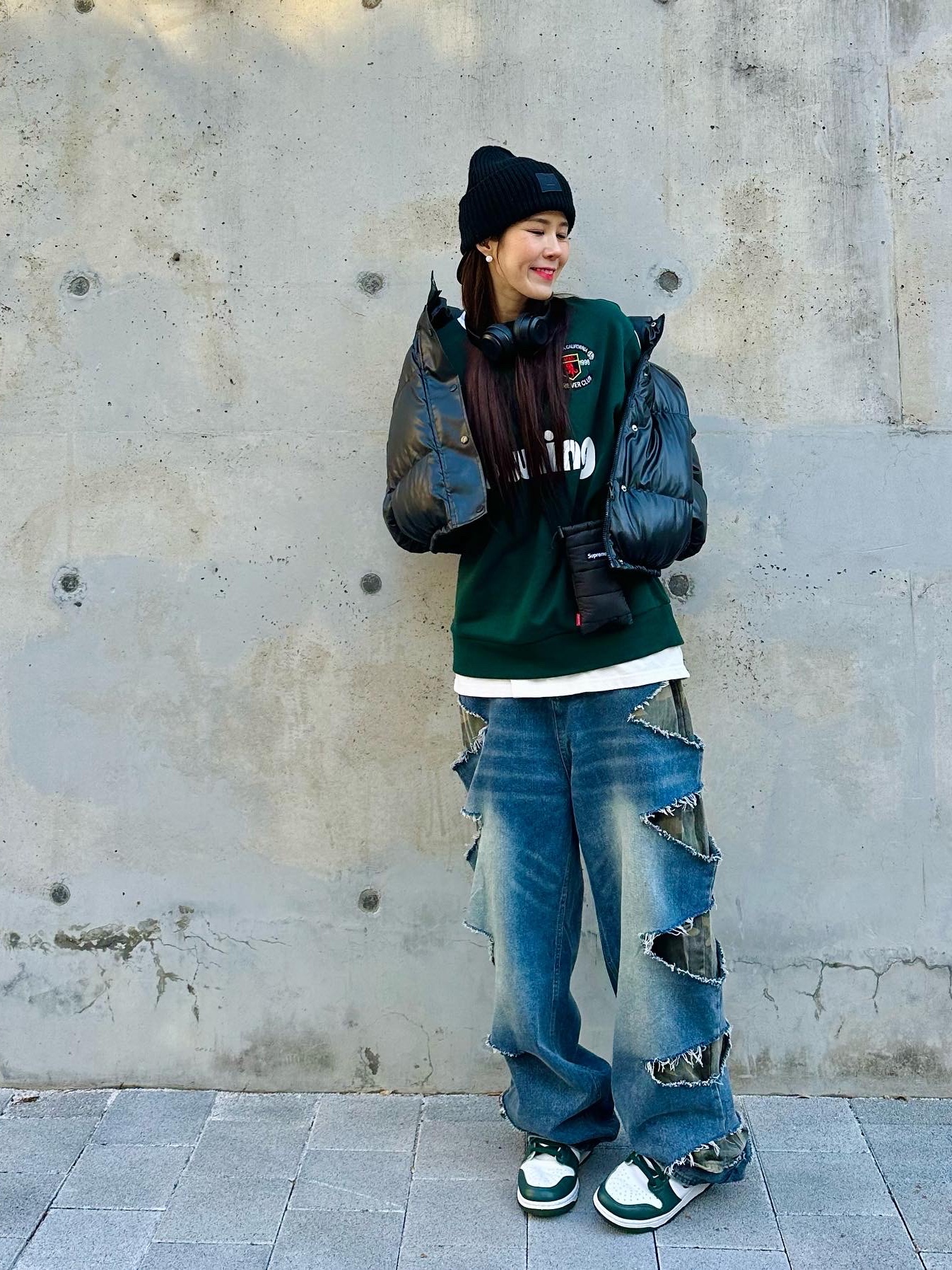 Nike Dunk High SP Spartan Green, Supreme Puffer Neck Pouch Black - 22FW 착용 스타일 - 2