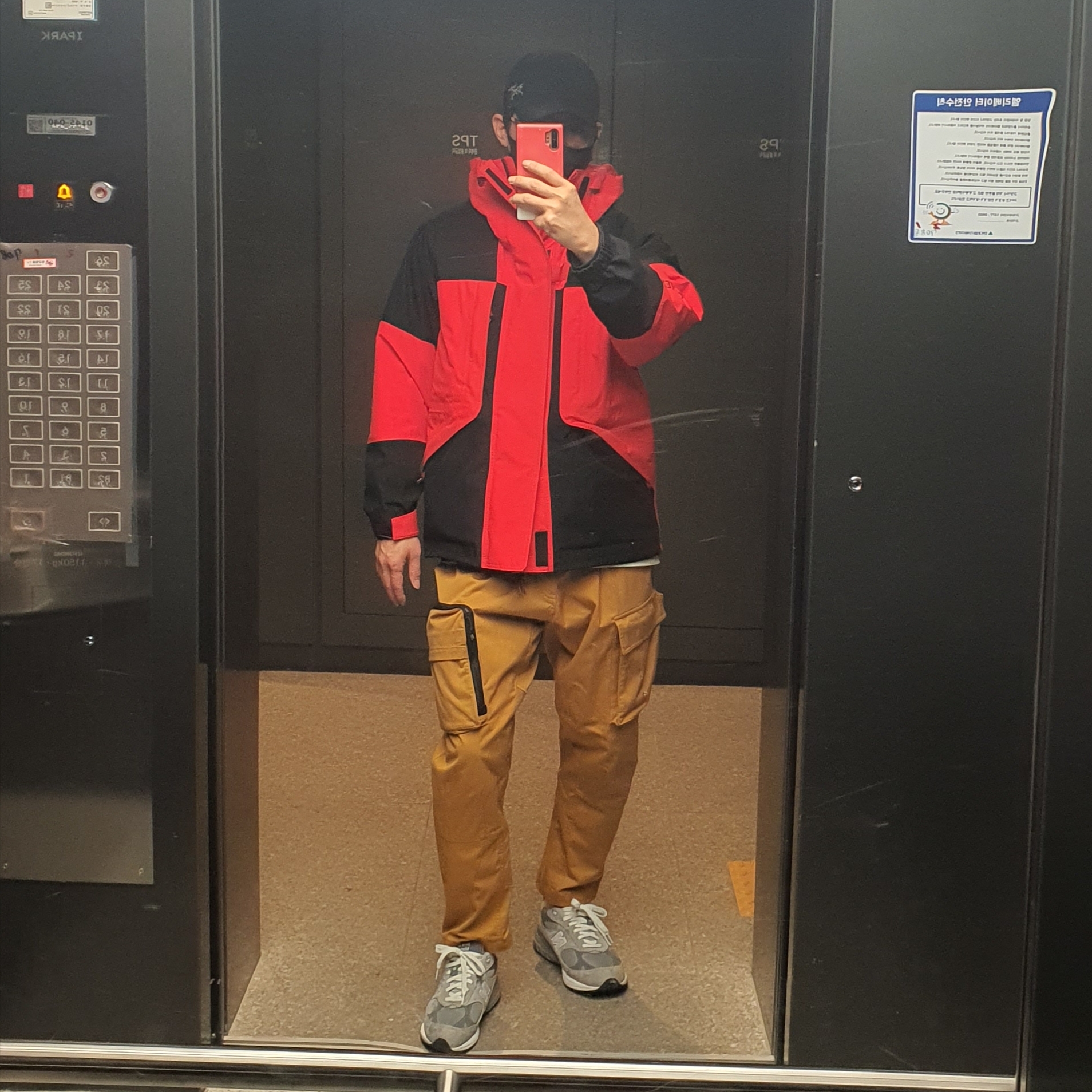 Nike ACG Cargo Pants Wheat - US/EU, New Balance 993 Made in USA Grey - 2E Wide 착용 스타일