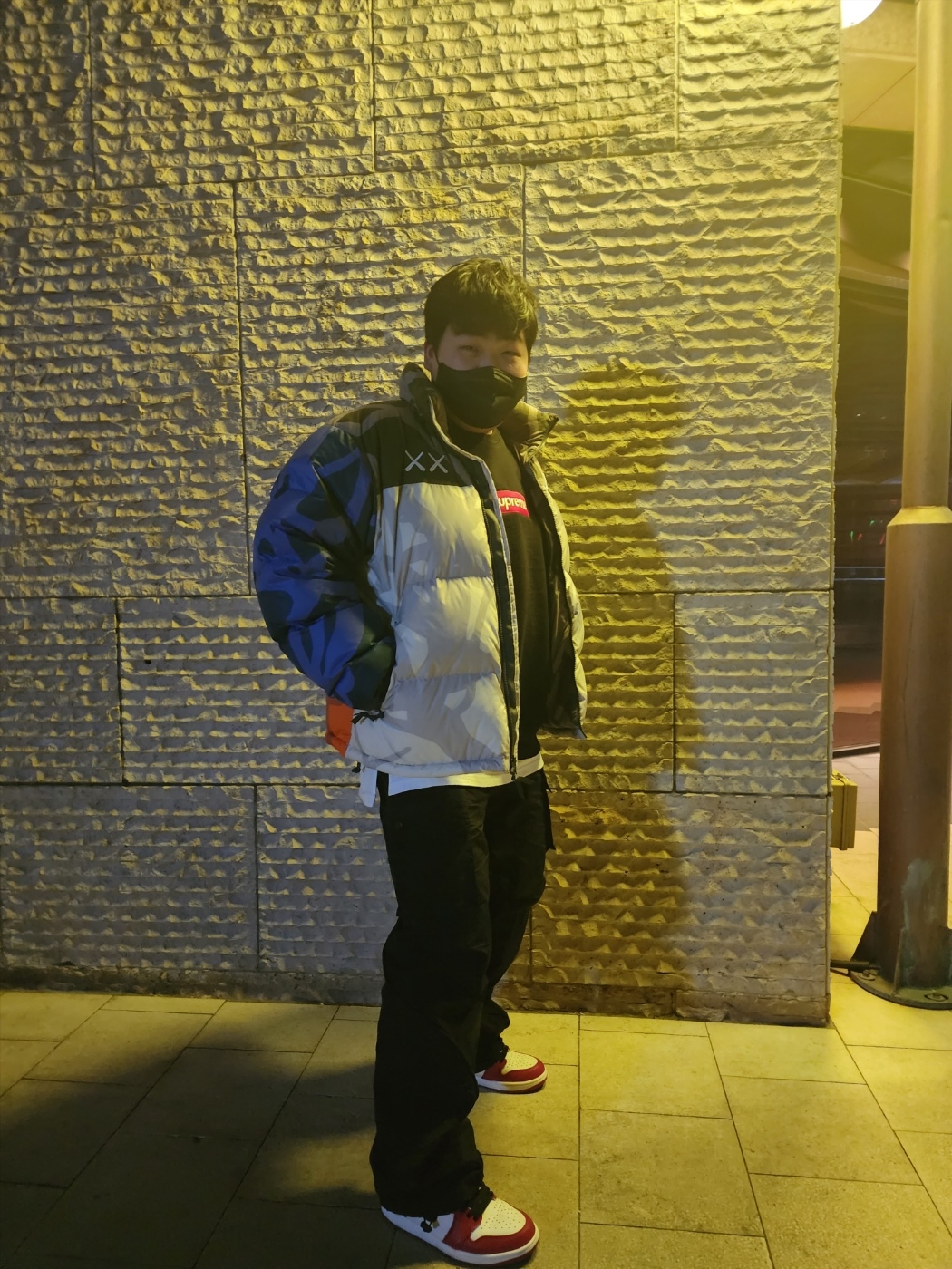 The North Face x Kaws 1996 Nuptse Jacket Moonlight Ivory, Supreme Box Logo Crewneck Black - 22FW 착용 스타일