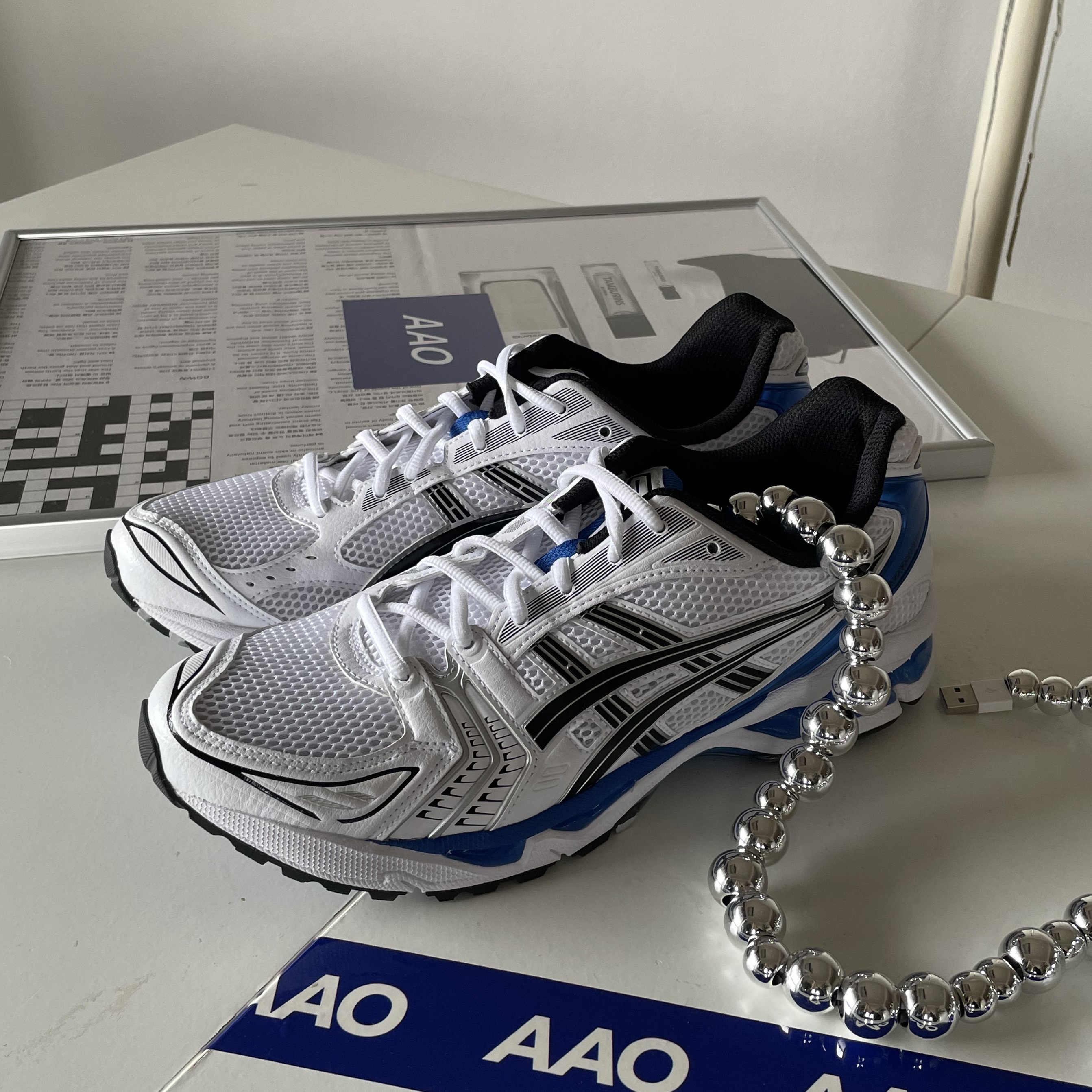 Asics Gel-Kayano 14 White Tuna Blue 착용 스타일 - 1