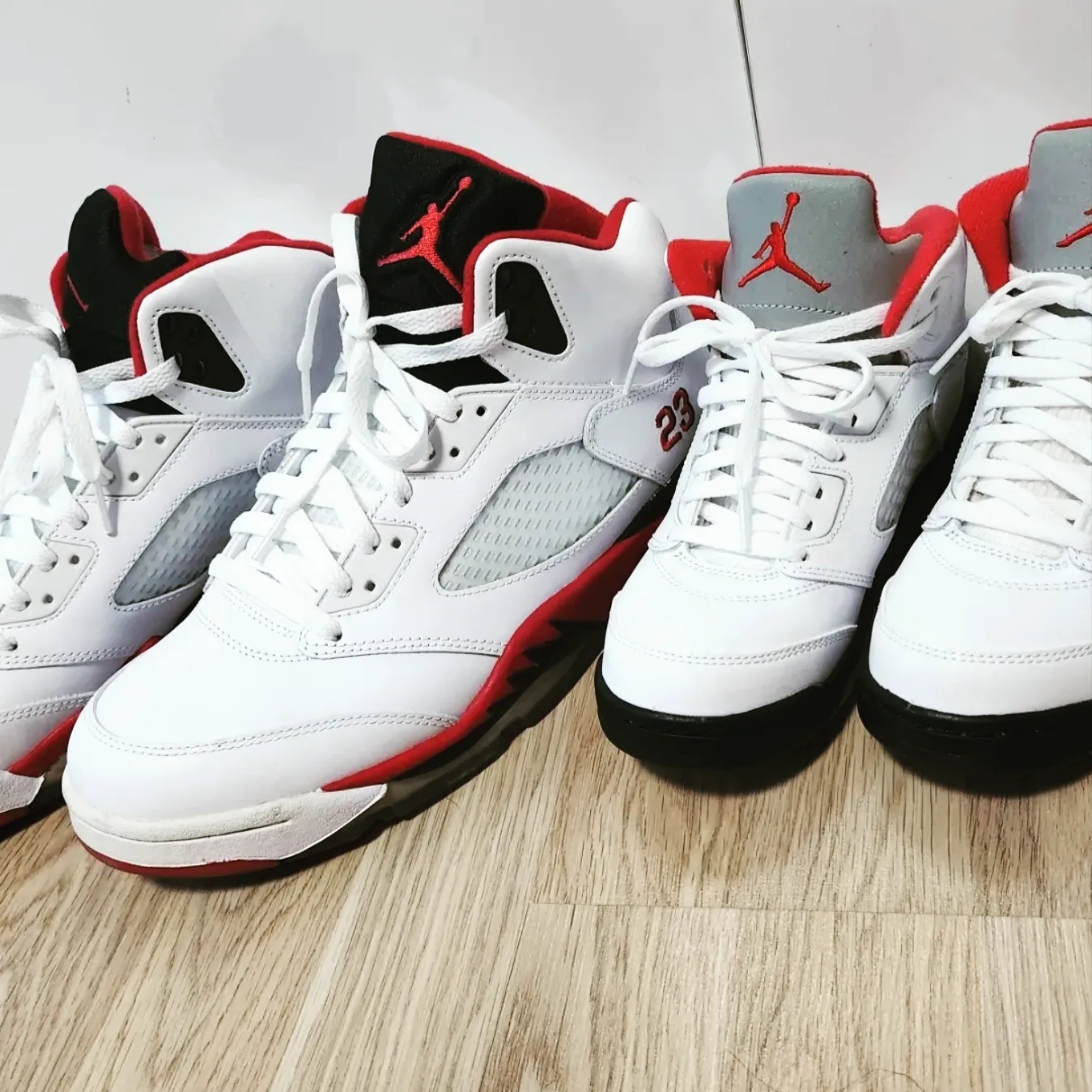 (PS) Jordan 5 Retro Fire Red Silver Tongue 2020, Jordan 5 Retro Fire Red Black Tongue 2013 착용 스타일