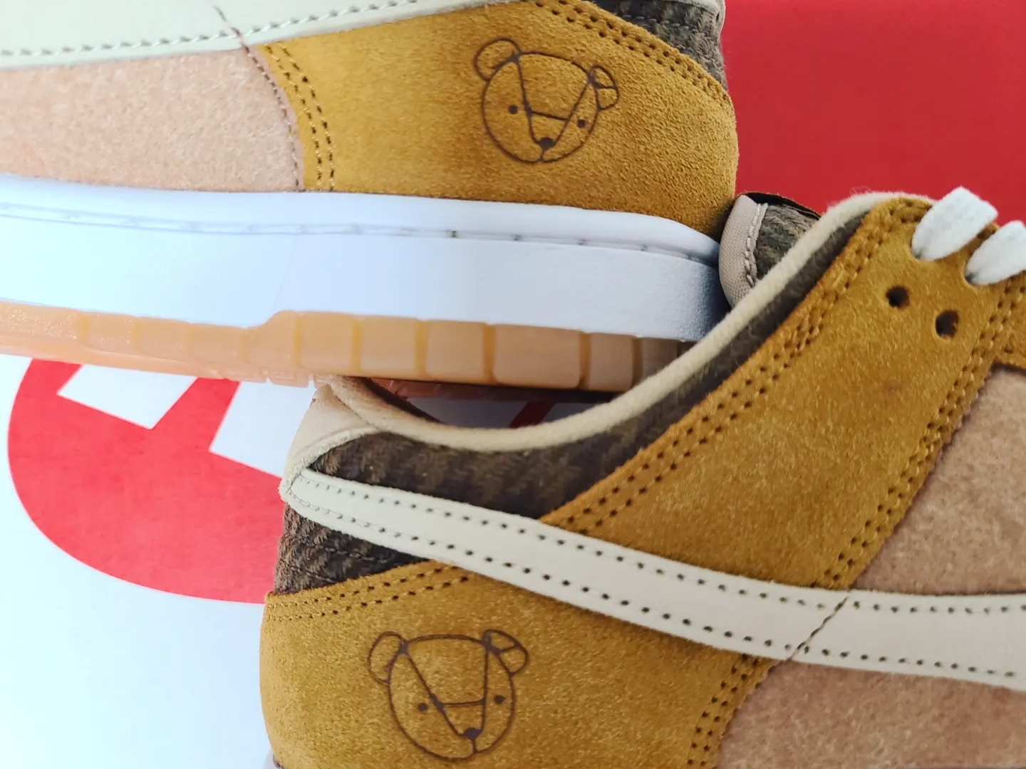 Nike Dunk Low SE Praline Desert Ochre 착용 스타일 - 4