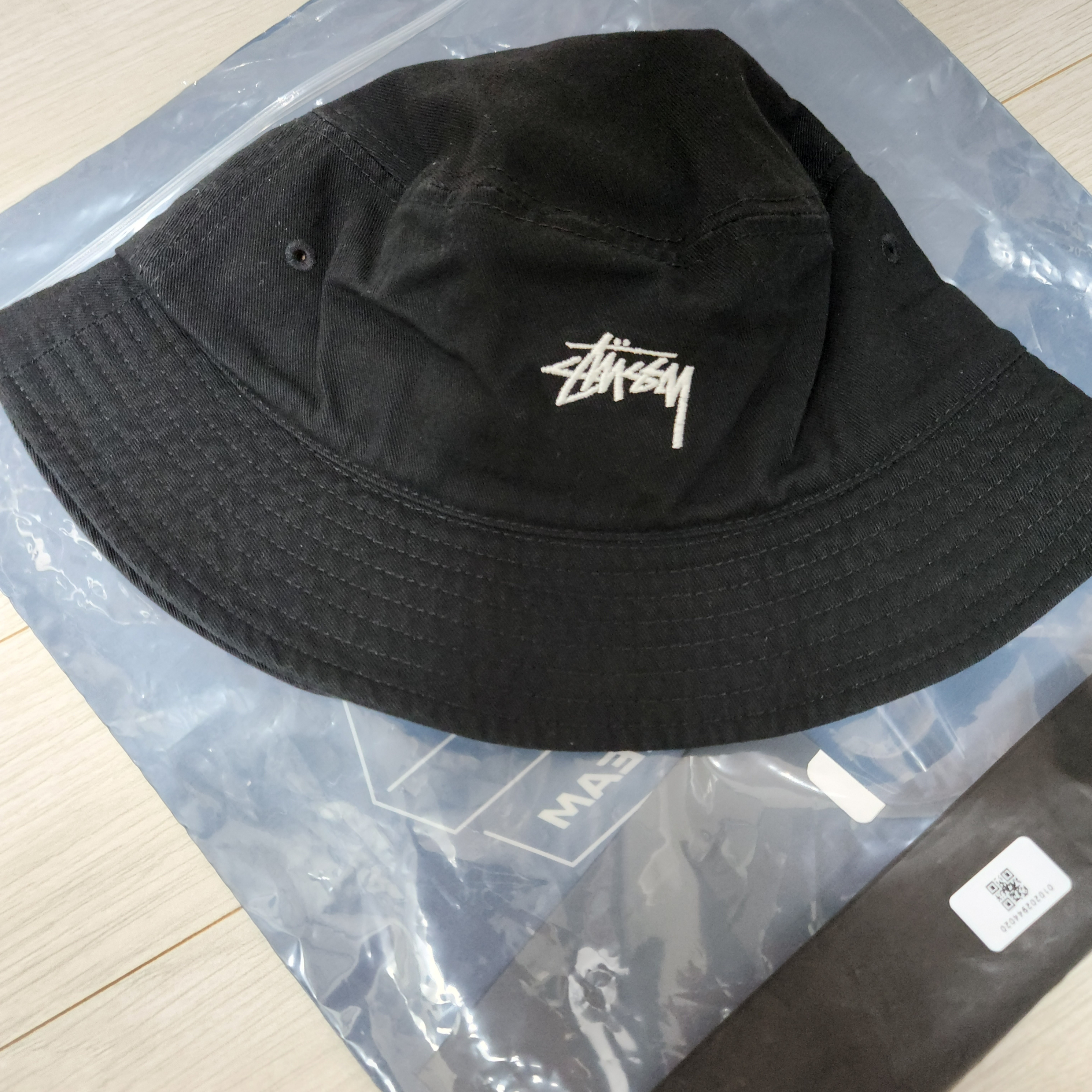 Stussy Stock Bucket Hat Black 착용 스타일 - 2