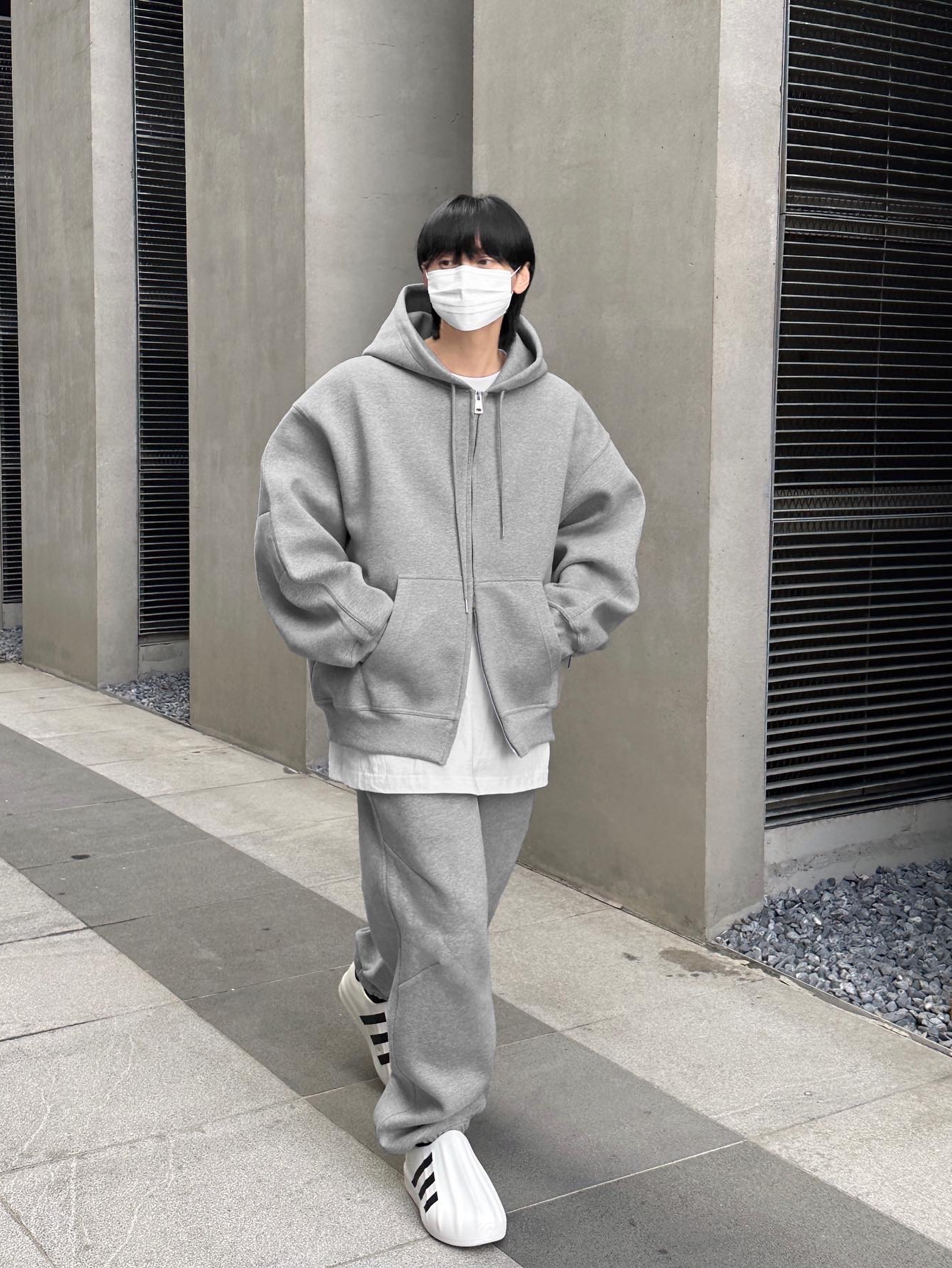 Adidas Adifom Superstar Core White 착용 스타일 - 5