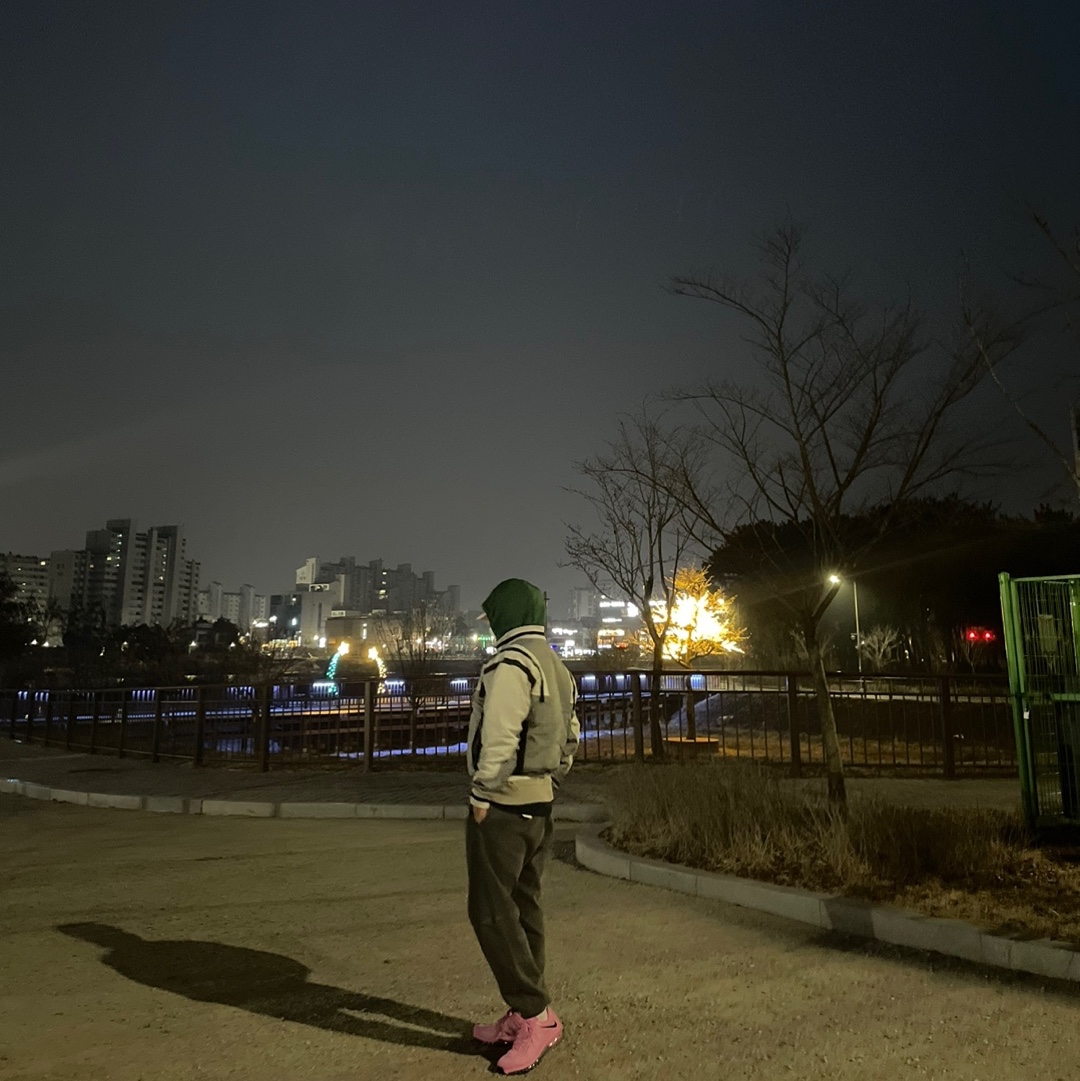 Nike x Stussy Air Max 2013 Psychic Pink, IAB Studio Blocked Pigment Sweatpants Black 착용 스타일