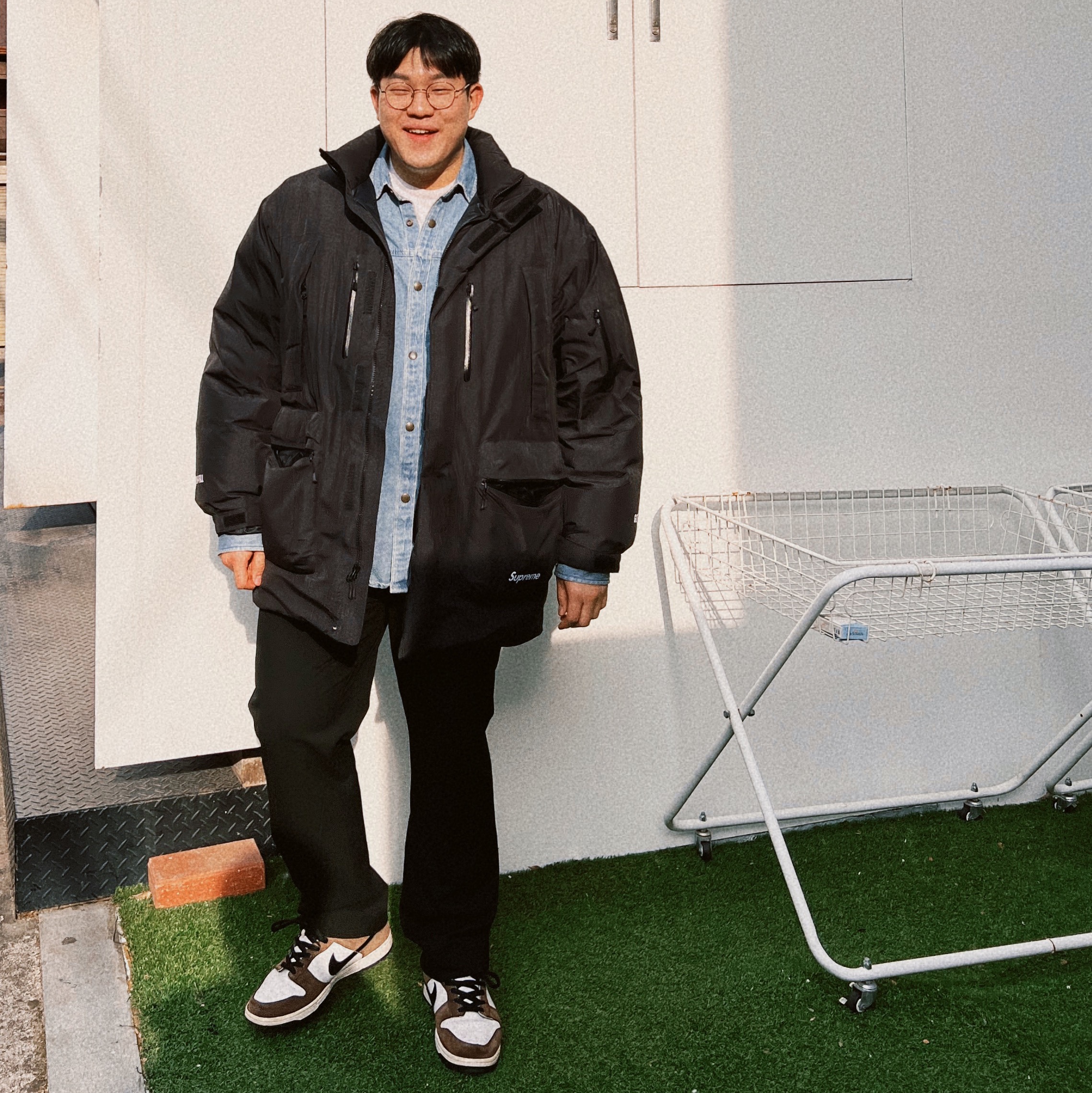 Nike Dunk Low Pro SB Trail, Supreme Gore-Tex 700-Fill Down Parka Black - 22FW 착용 스타일 - 1