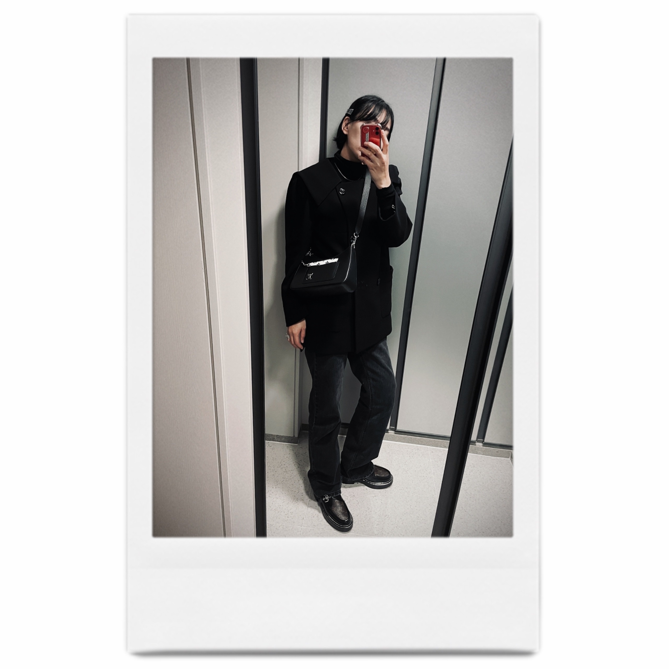 Louis Vuitton Marelle Epi Black 착용 스타일 - 1