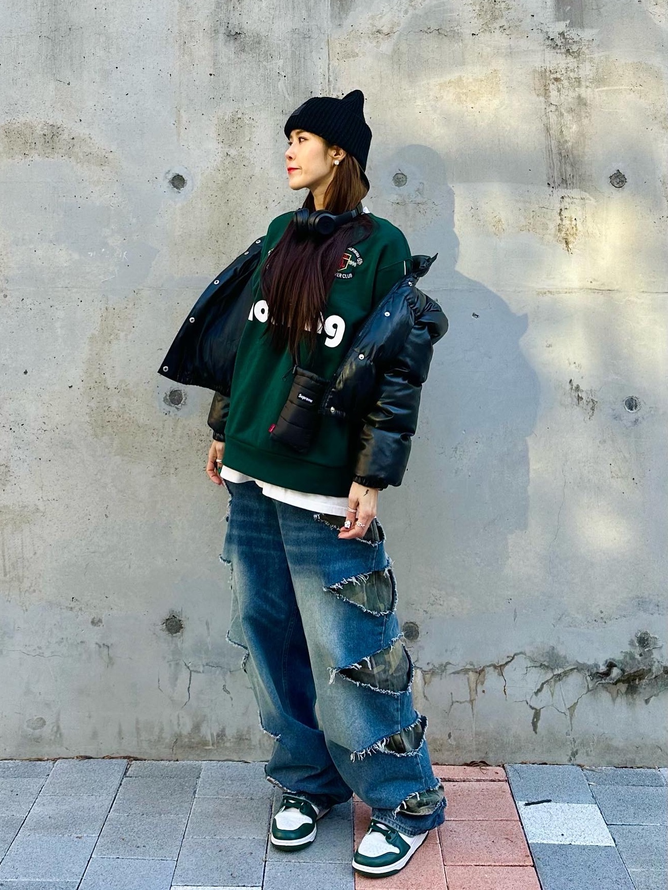 Nike Dunk High SP Spartan Green, Supreme Puffer Neck Pouch Black - 22FW 착용 스타일 - 1