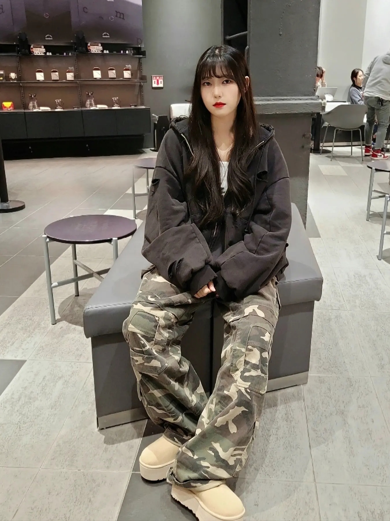 (W) UGG Classic Ultra Mini Platform Boots Driftwood 착용 스타일