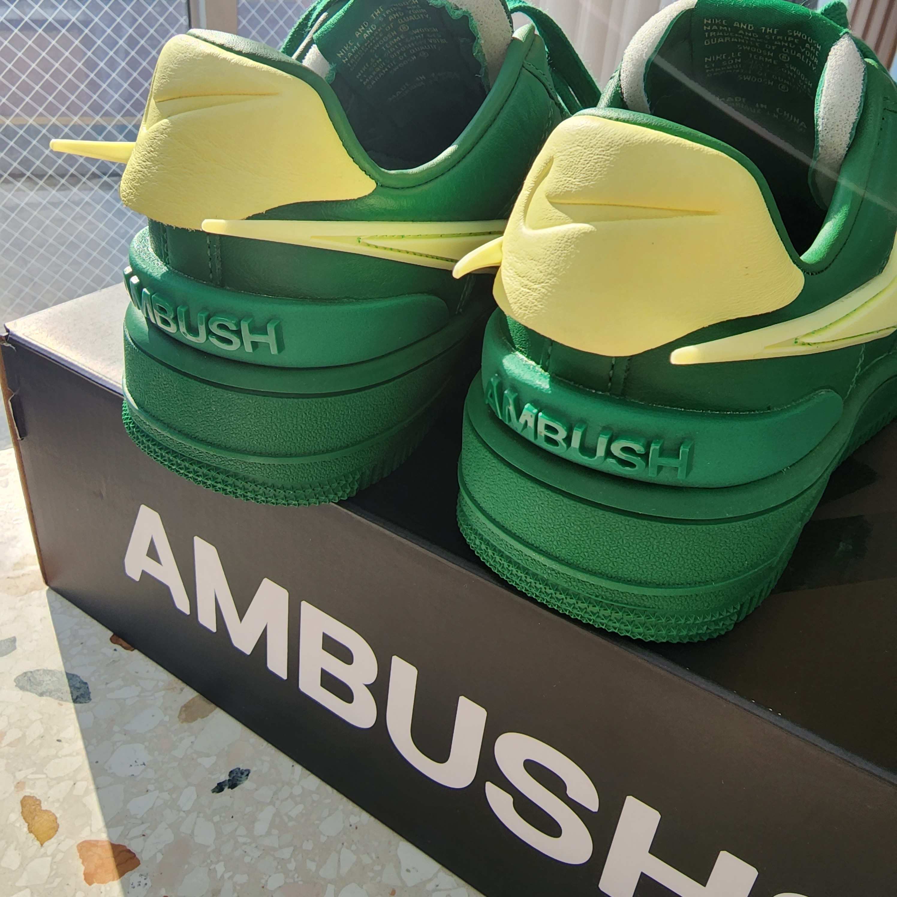 Nike x Ambush Air Force 1 Low SP Pine Green and Citron 착용 스타일 - 2