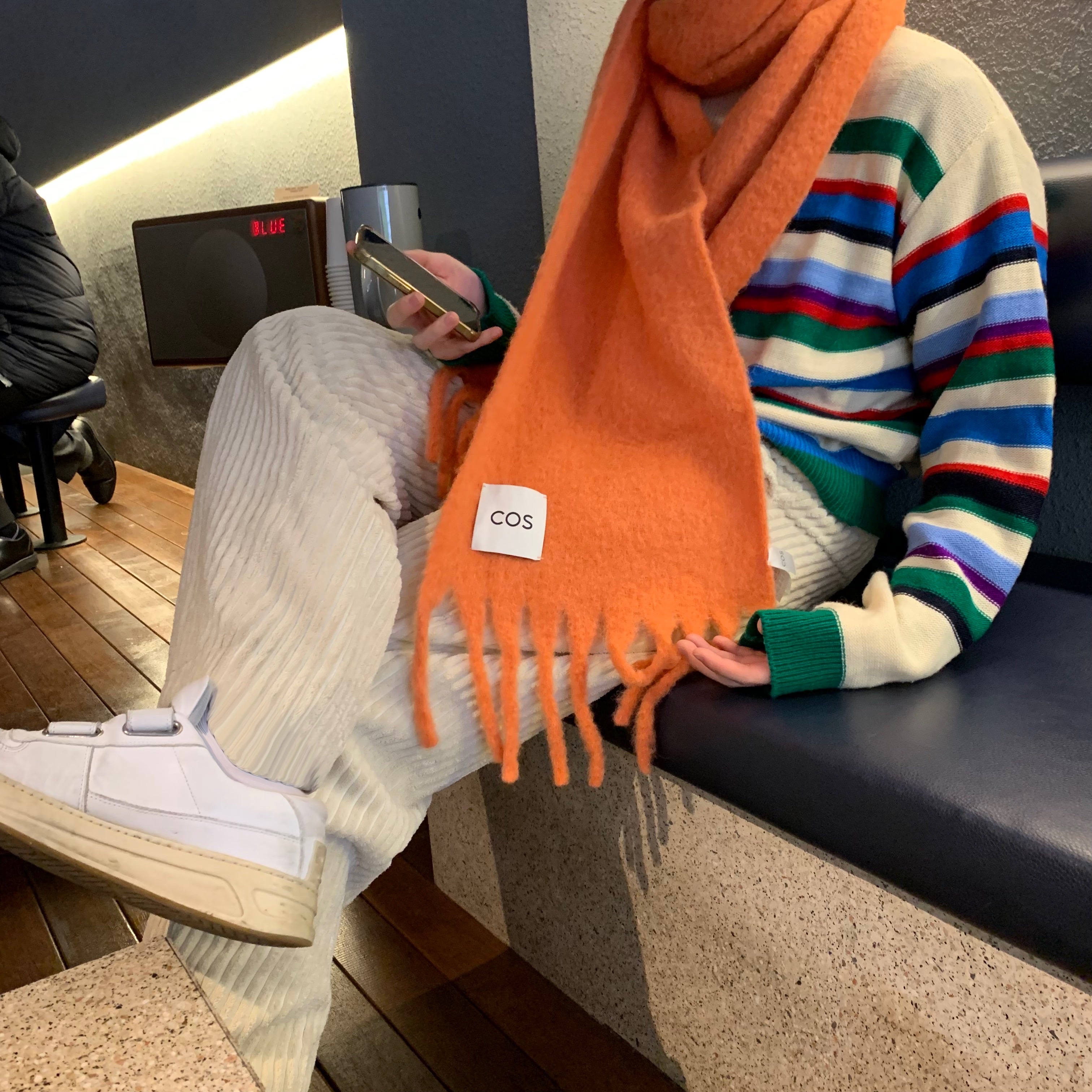 Acne Studios Perey Velcro Strap Sneakers White 착용 스타일 - 2
