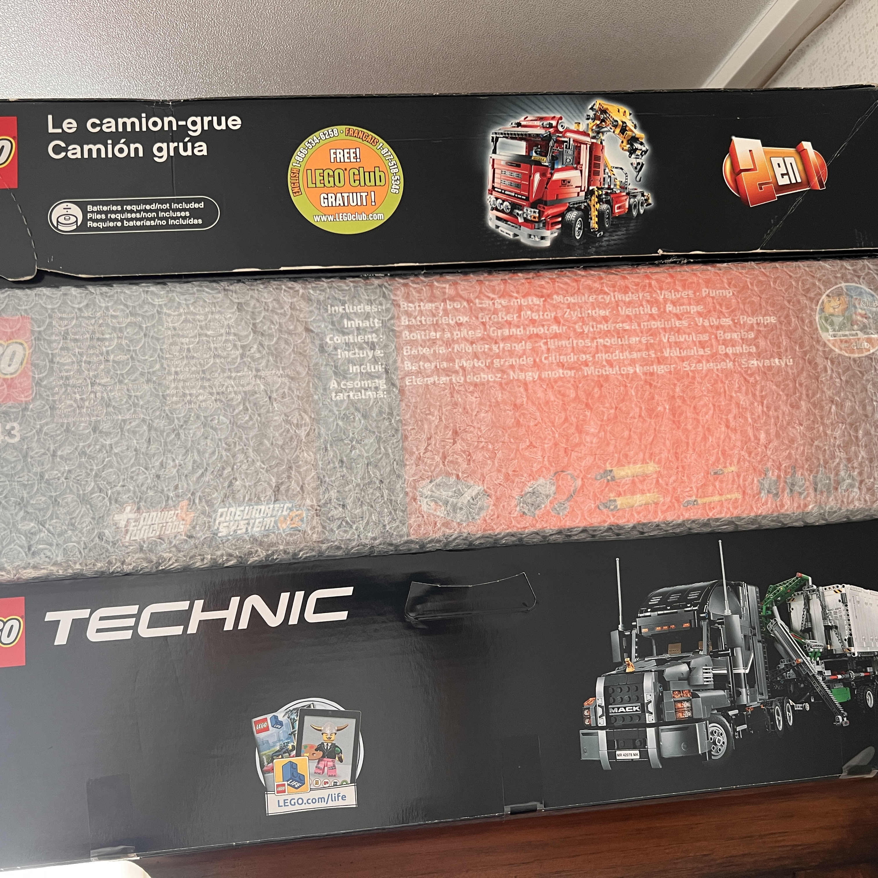 Lego Mack Anthem, Lego Mercedes-Benz Arocs 3245 착용 스타일