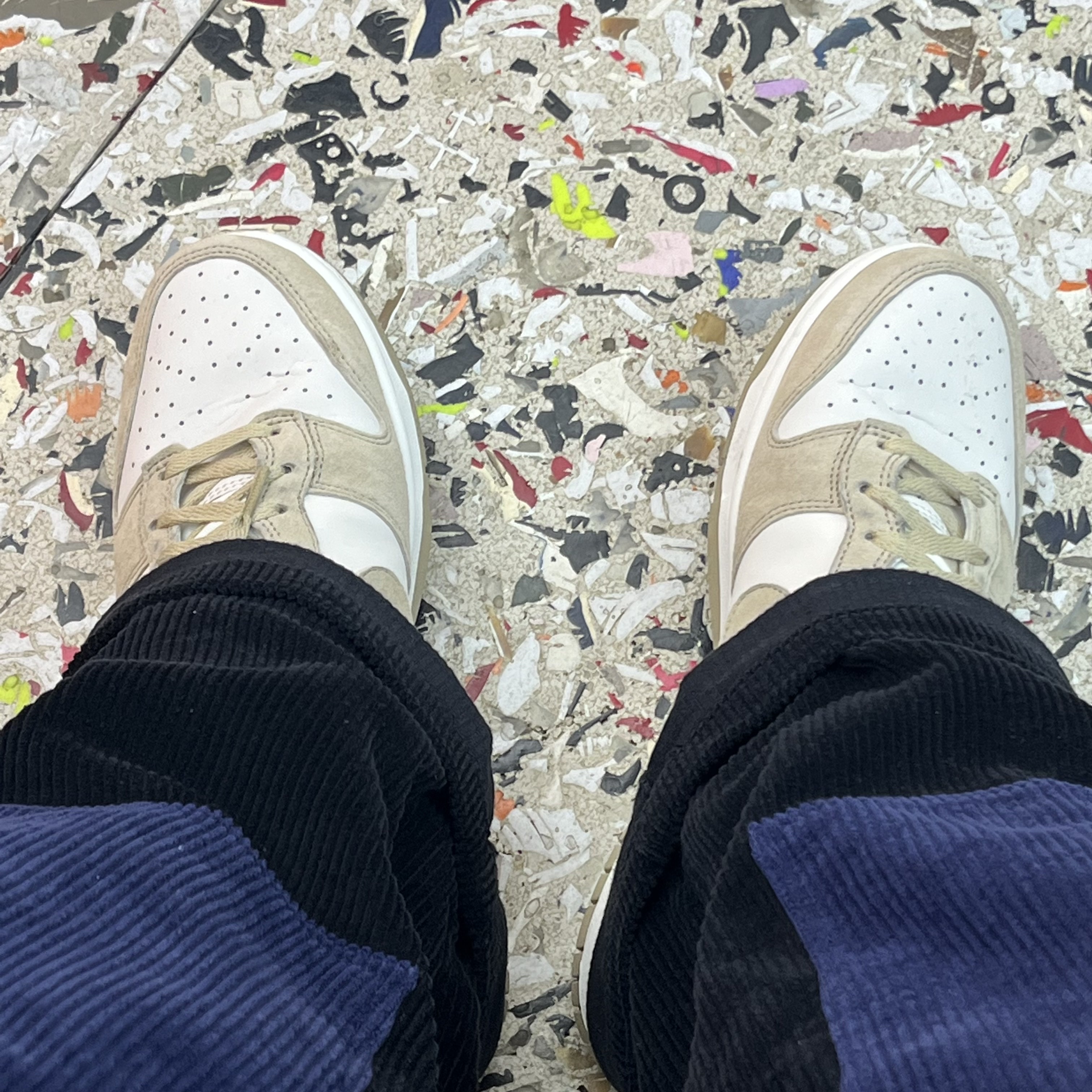 Nike Dunk High Retro PRM Limestone 착용 스타일