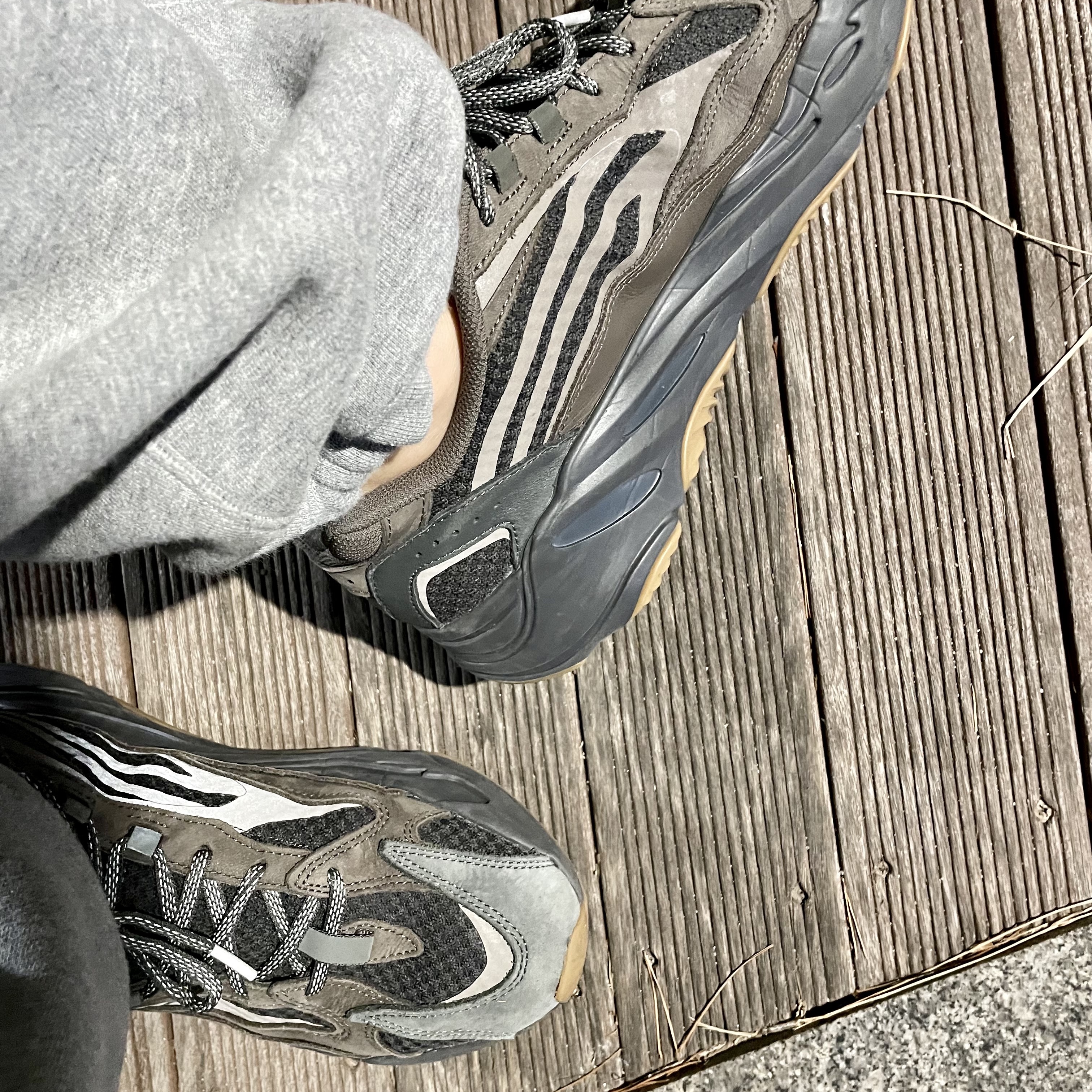 Adidas Yeezy Boost 700 V2 Geode 착용 스타일