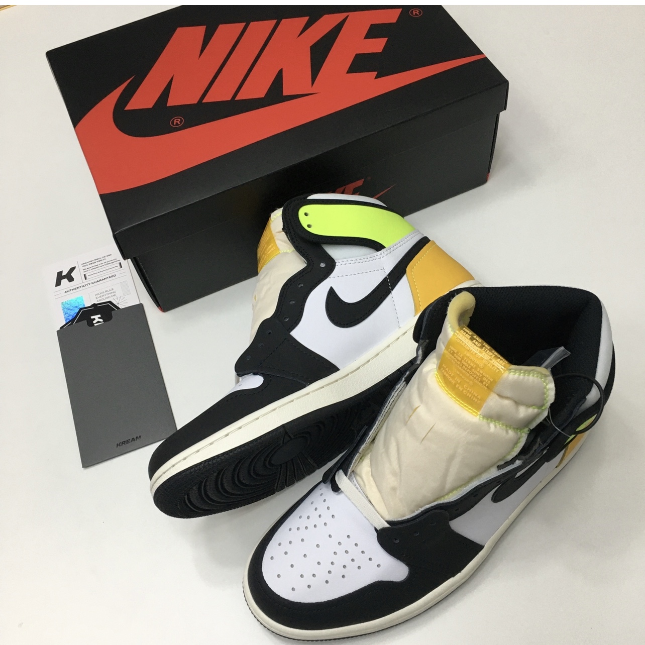Jordan 1 Retro High OG Volt Gold 착용 스타일