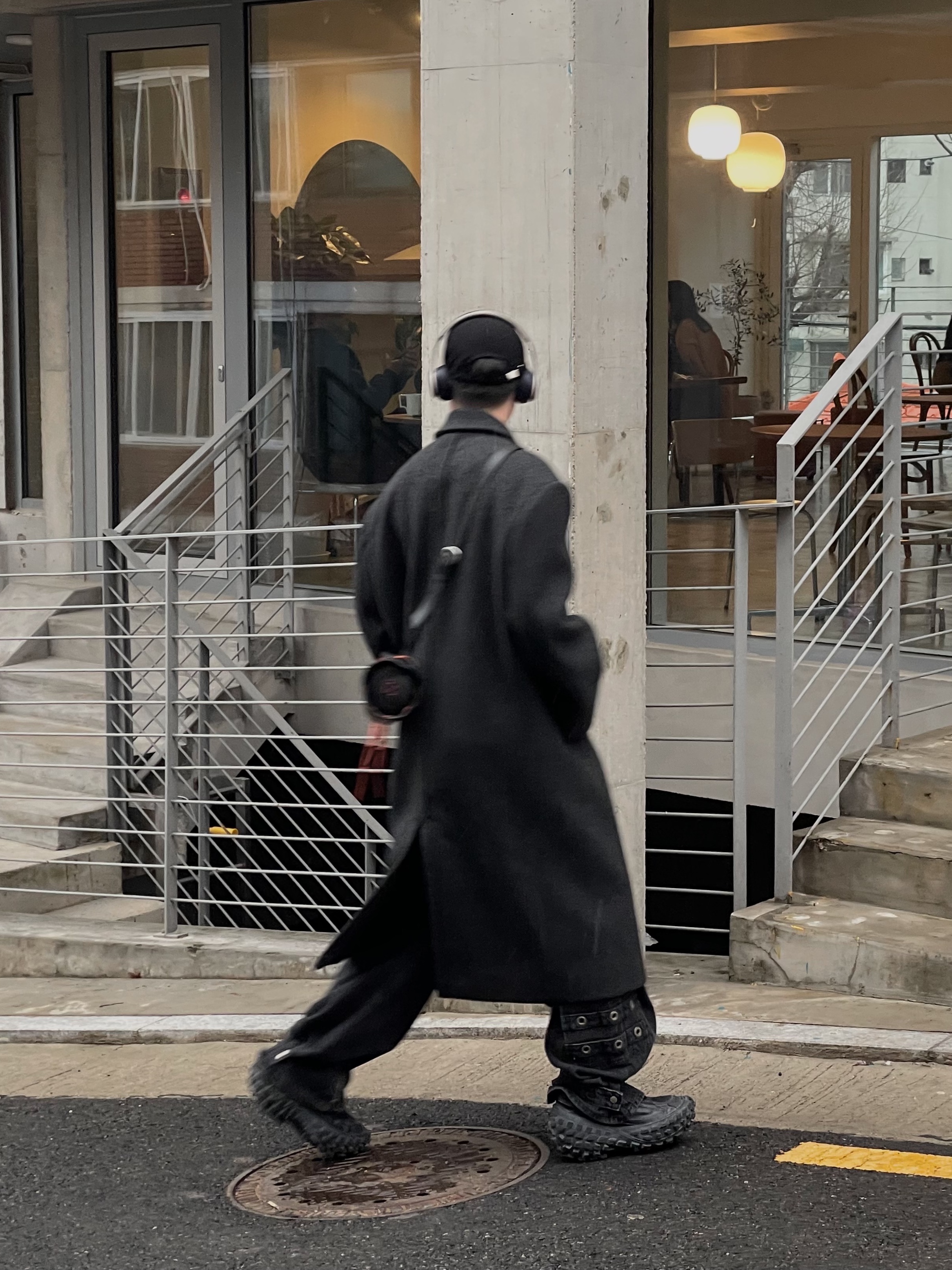 Balenciaga Defender Sneakers Black, Off-White x Post Archive Faction Figures of Speech Cap Right Black 착용 스타일 - 2