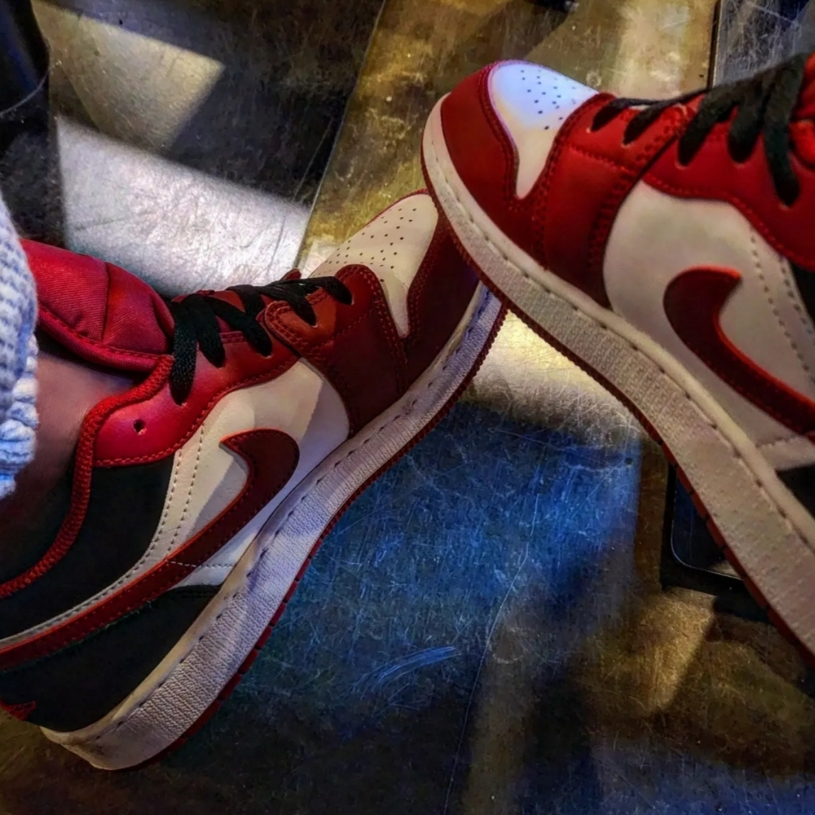 (GS) Jordan 1 Low White Gym Red Black 착용 스타일