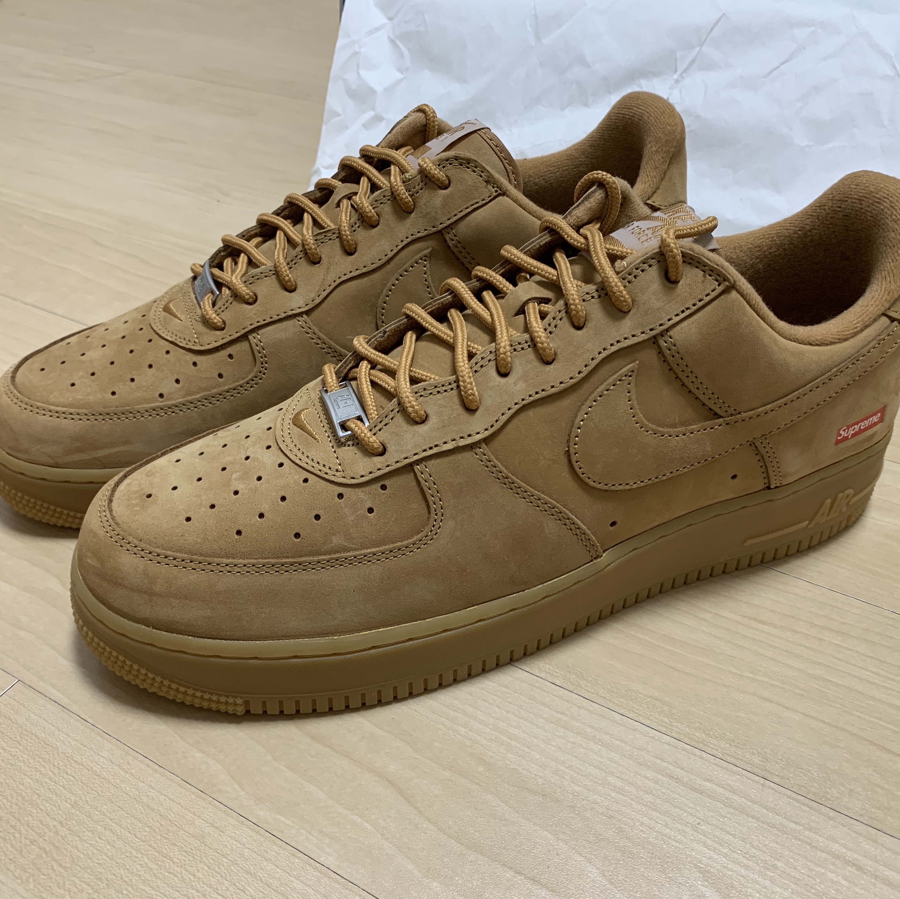 Nike x Supreme Air Force 1 Low Flax 착용 스타일