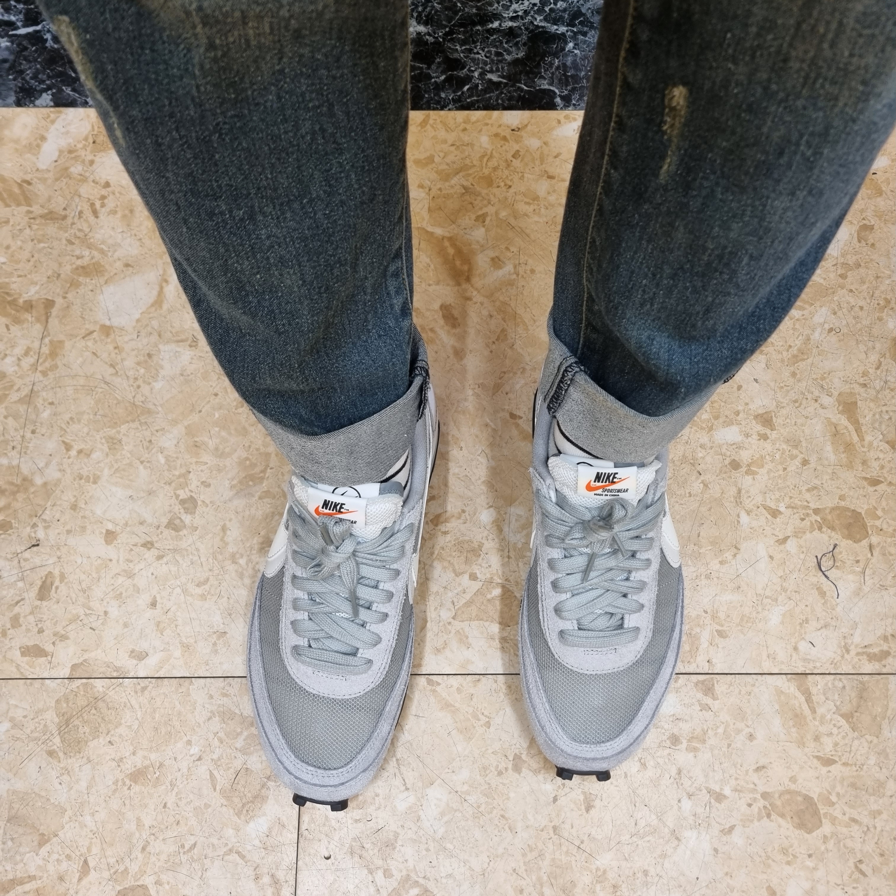 Nike x Sacai x Fragment LDWaffle Light Smoke Grey 착용 스타일 - 3
