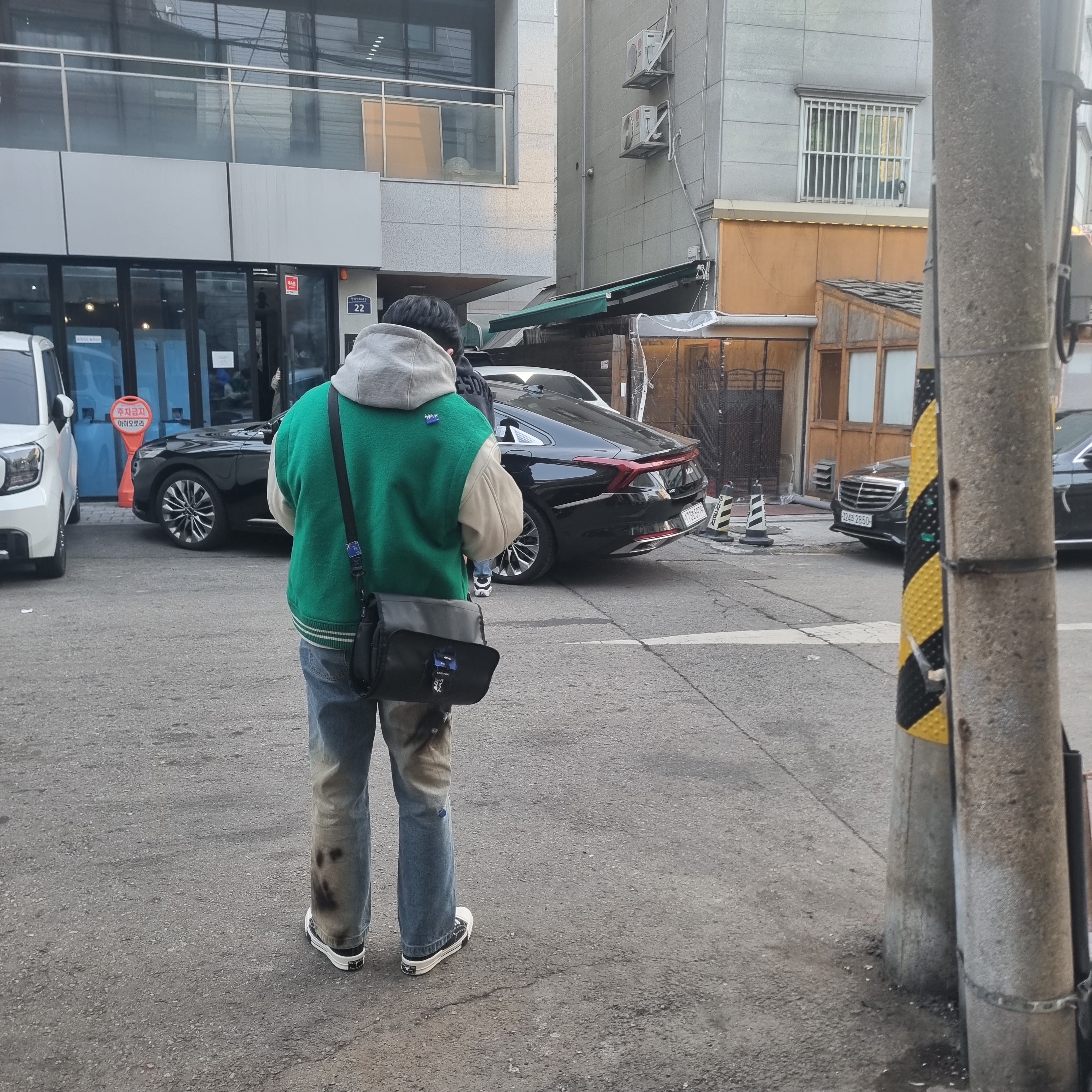 Ader Error Og; 7th @9211 Jacket Green, Ader Error Og; 8th @8221 Hoodie Oatmeal 착용 스타일