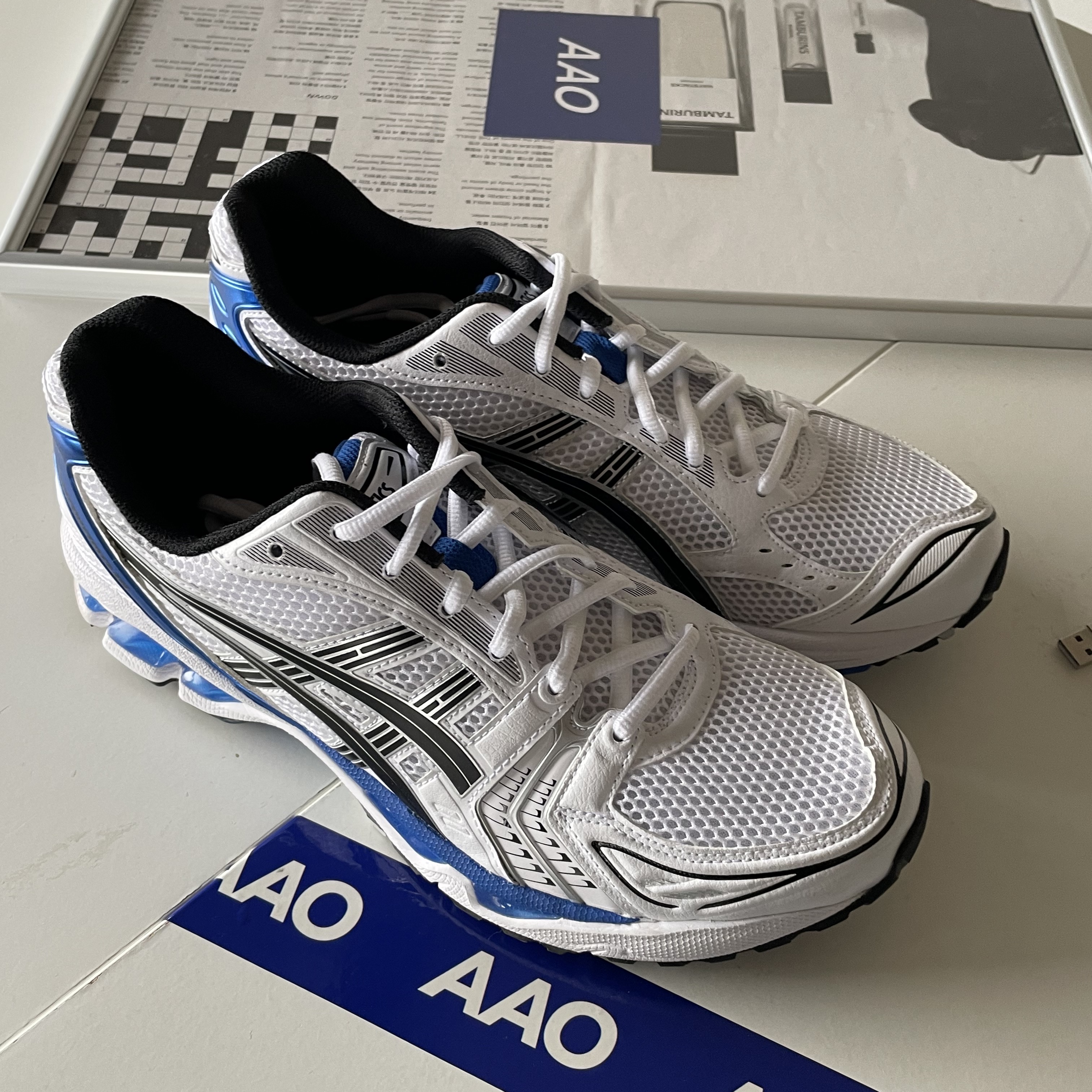 Asics Gel-Kayano 14 White Tuna Blue 착용 스타일 - 4