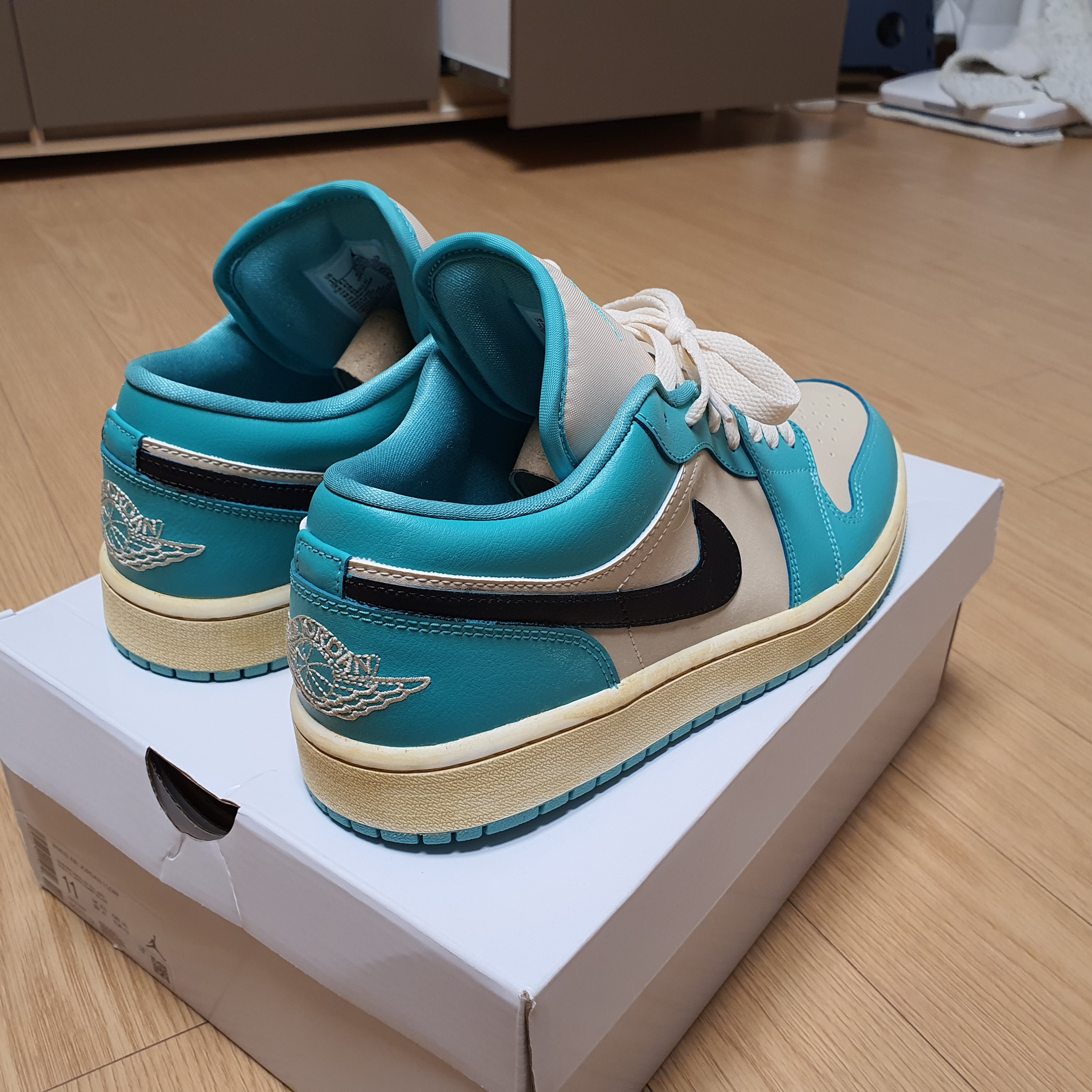 (W) Jordan 1 Low Sanddrift Washed Teal 착용 스타일 - 2