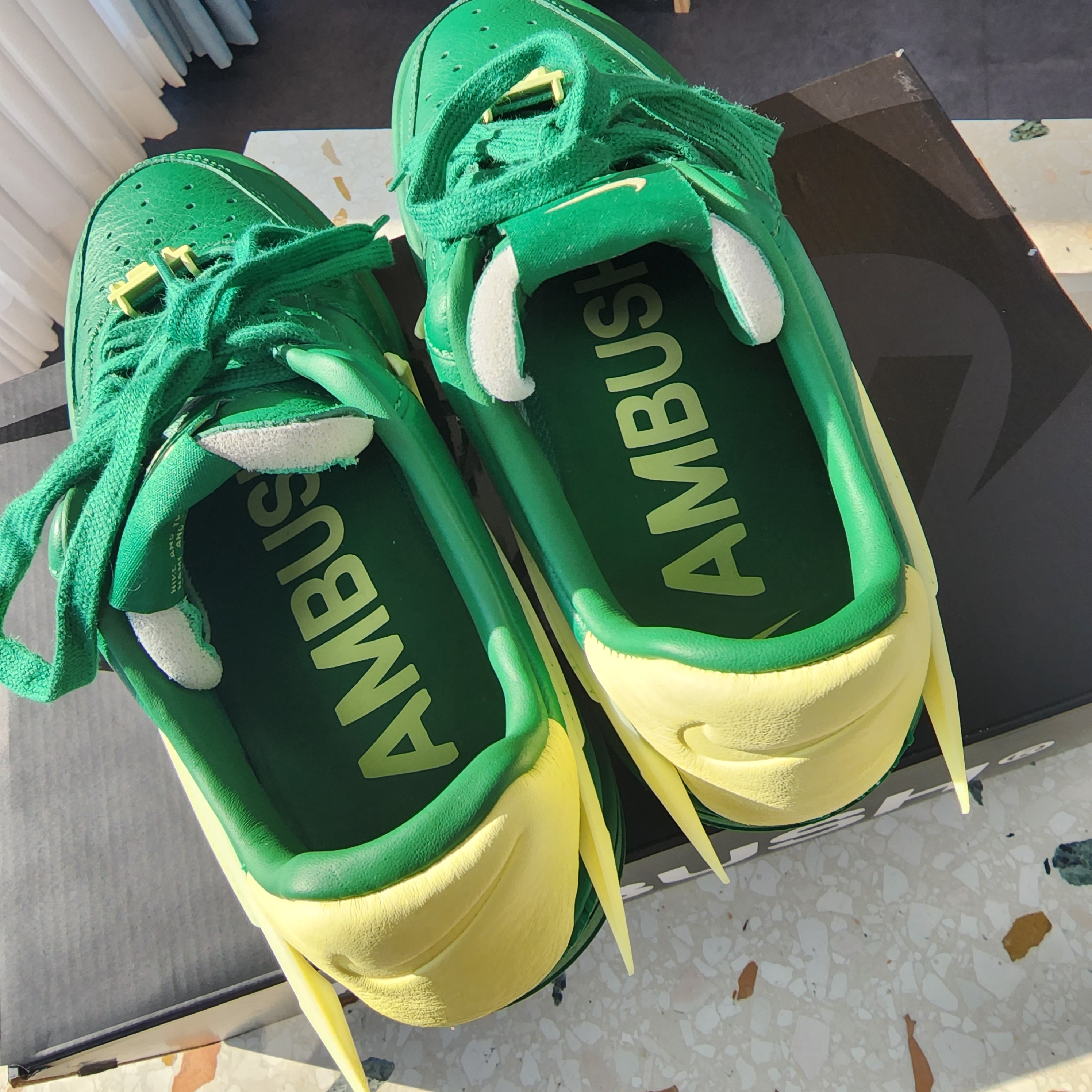 Nike x Ambush Air Force 1 Low SP Pine Green and Citron 착용 스타일 - 3