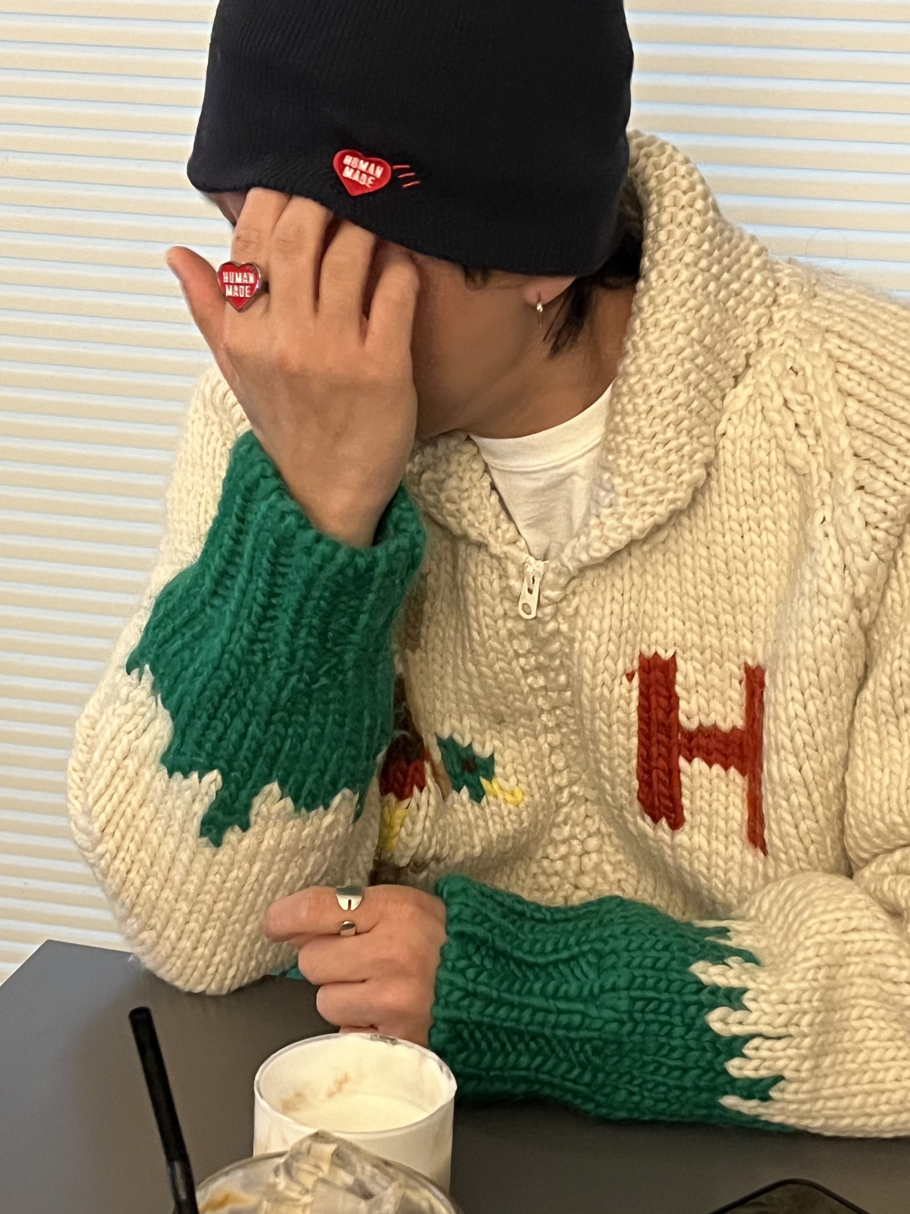 Human Made Duck Cowichan White, Human Made Classic Beanie Navy 착용 스타일 - 3