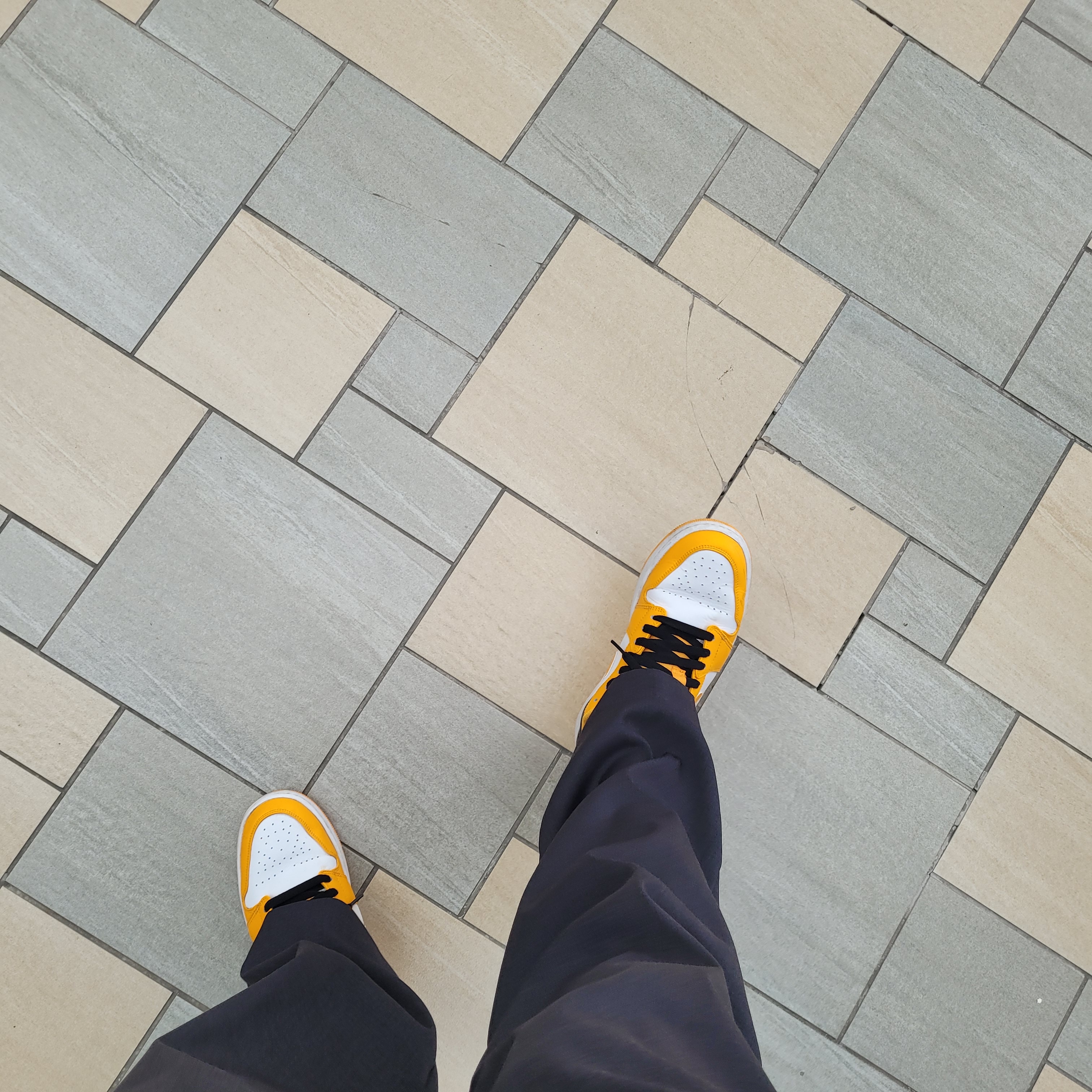 Jordan 1 Low Taxi 착용 스타일