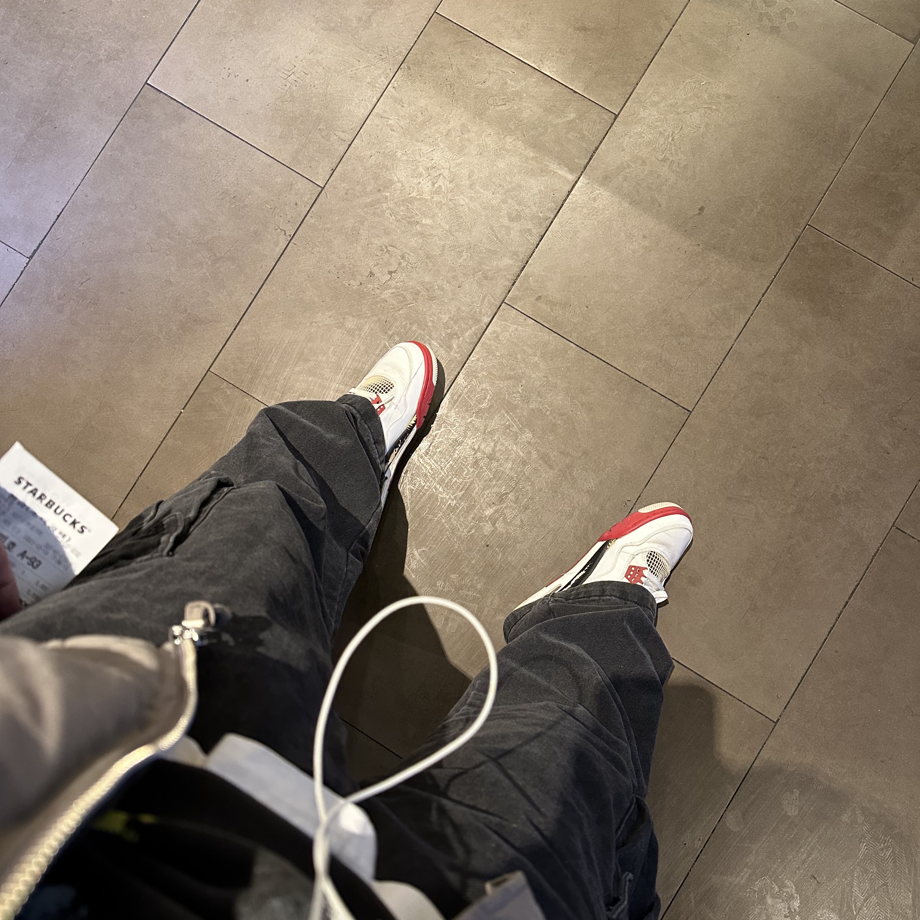 Jordan 4 Retro Fire Red 2012 착용 스타일