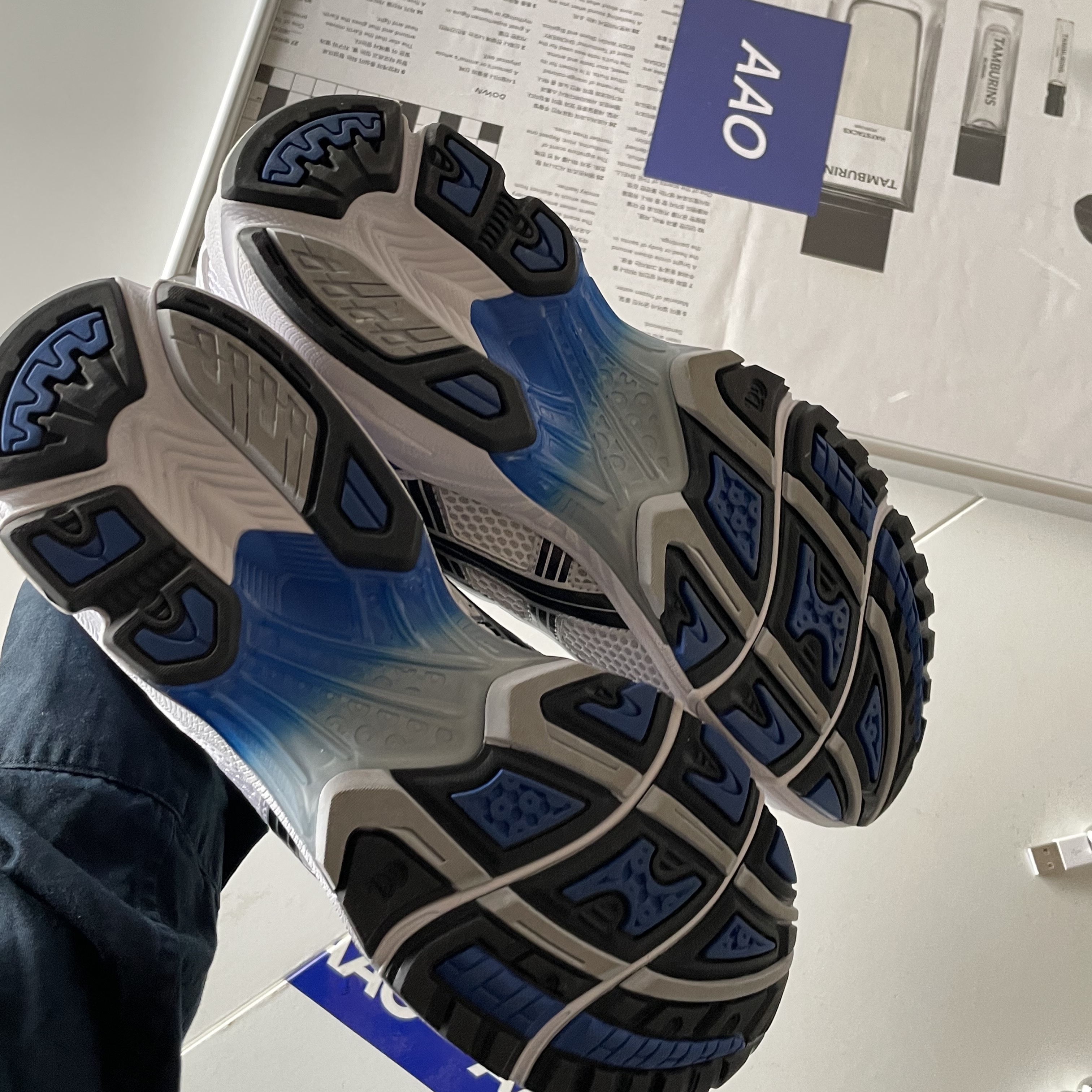 Asics Gel-Kayano 14 White Tuna Blue 착용 스타일 - 3