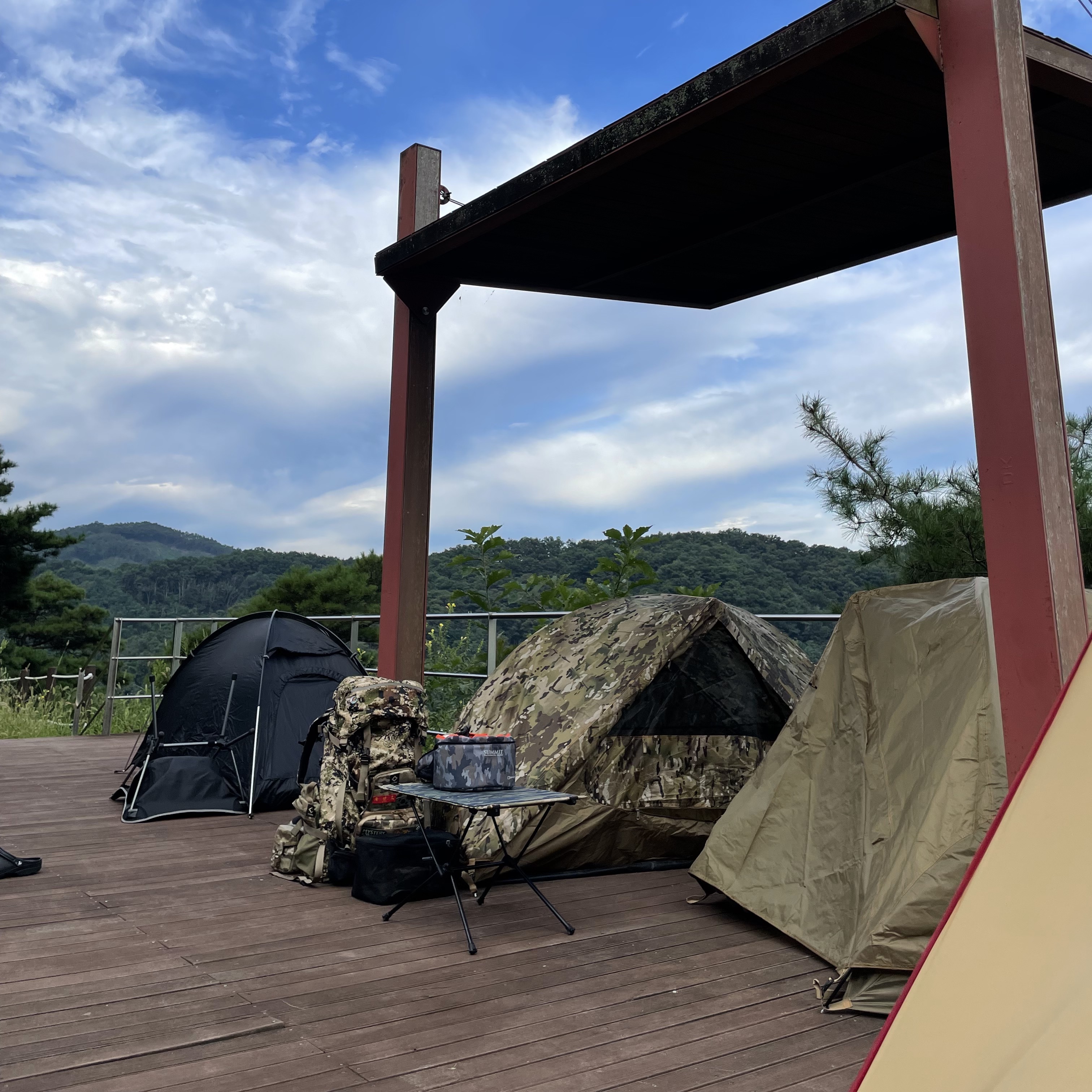 Helinox Tactical Table M Multicam, Helinox Alpine Dome 1.5p Black 착용 스타일