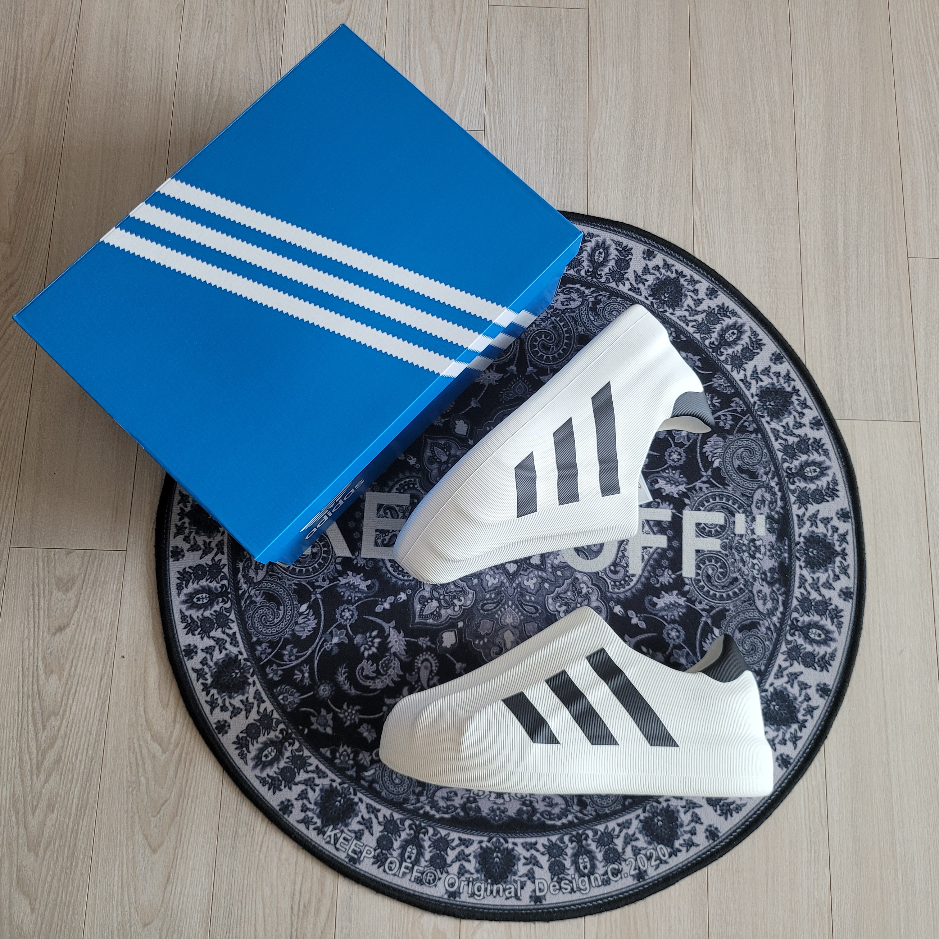 Adidas Adifom Superstar Core White 착용 스타일