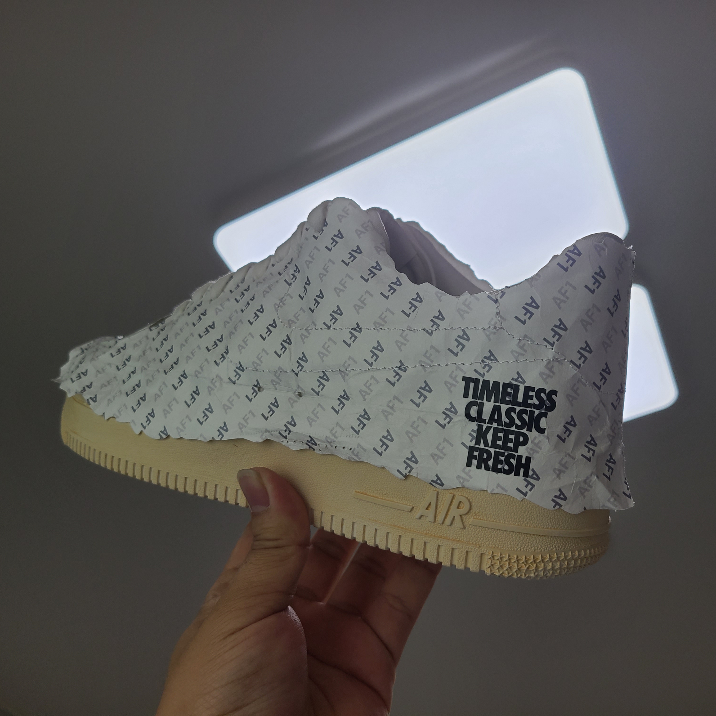 Nike Air Force 1 '07 LV8 Timeless Classic 착용 스타일