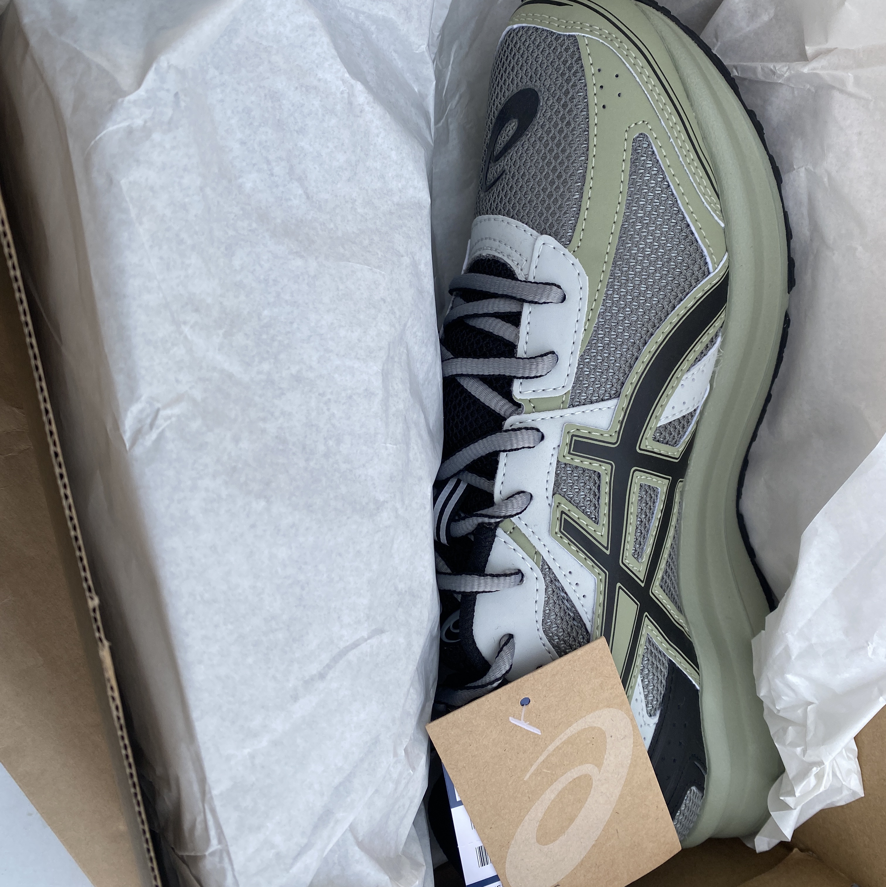 Asics Jog 100 S Sheet Rock - 2E Wide 착용 스타일 - 2