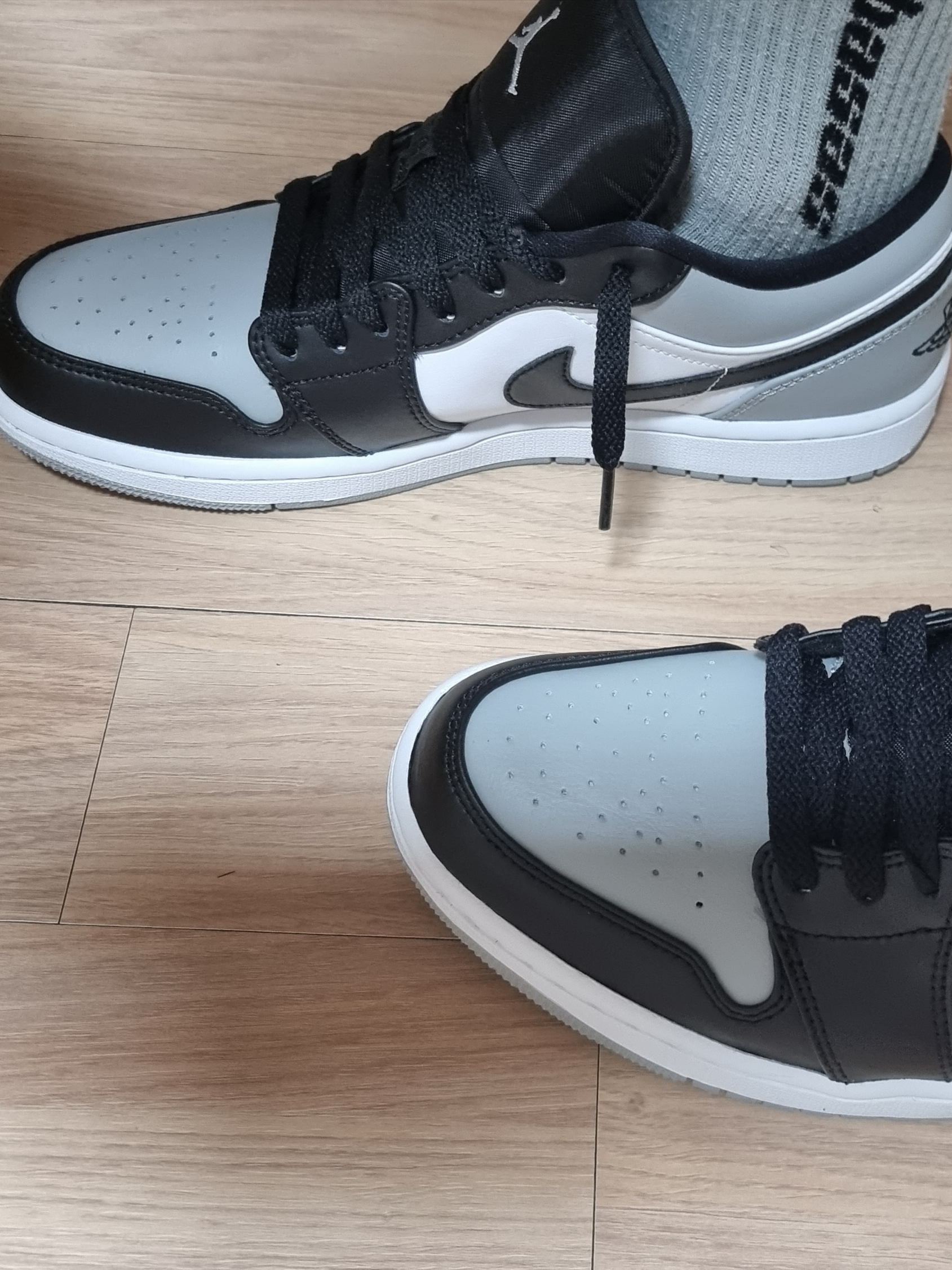 Jordan 1 Low Light Smoke Grey Black 착용 스타일 - 2
