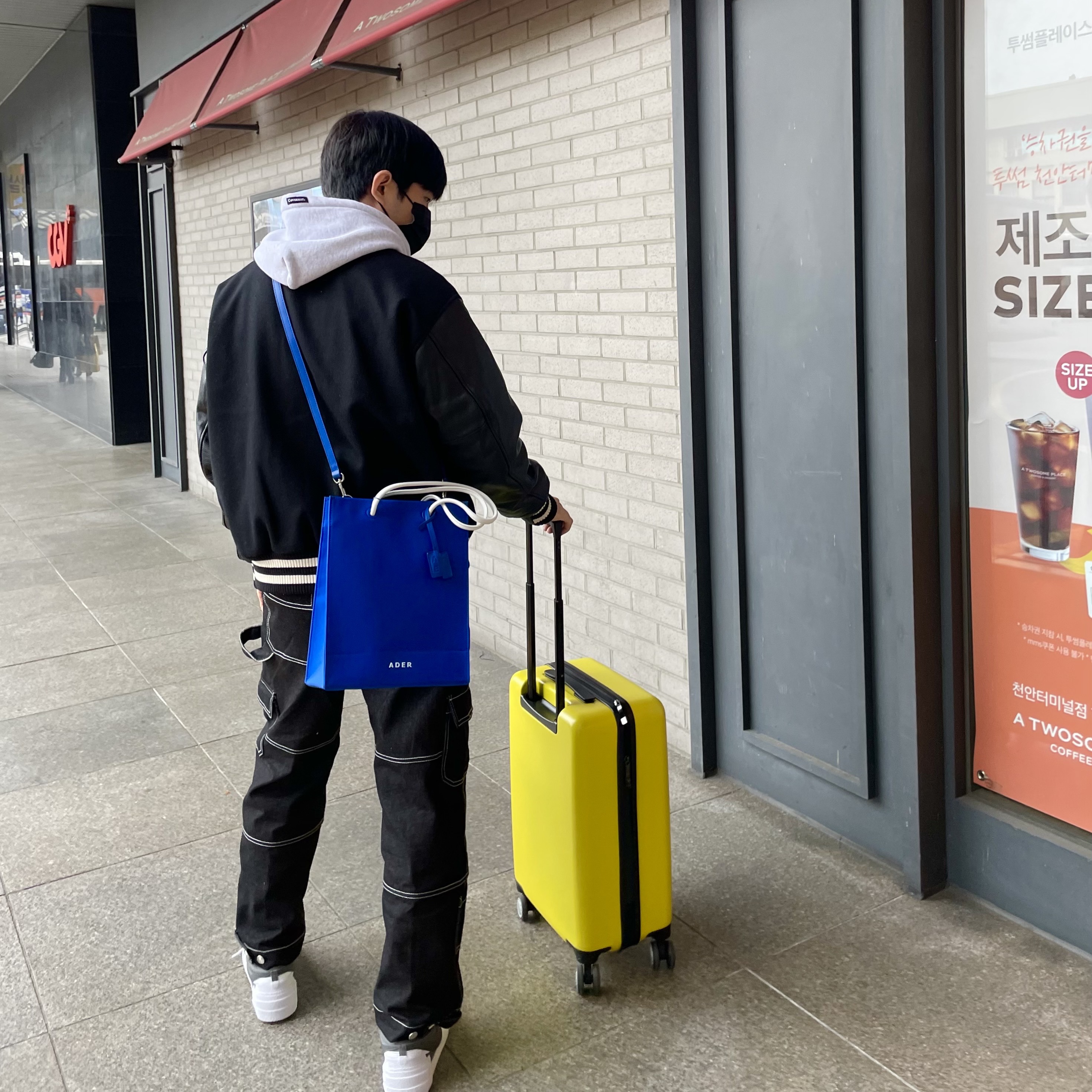 Ader Error Shopper Bag Z-Blue, Nike x Sacai Blazer Low Iron Grey 착용 스타일