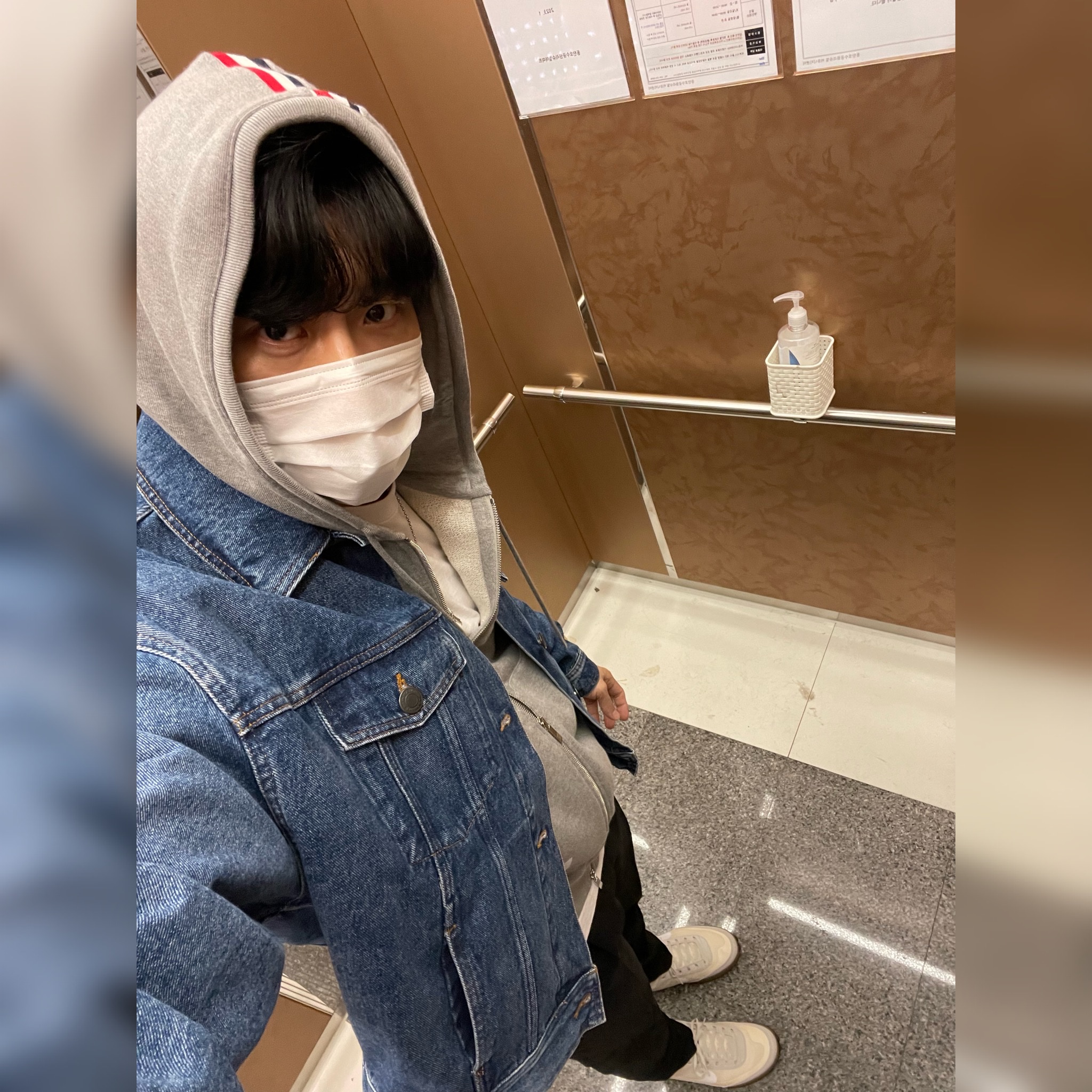 Thom Browne Cotton Loopback Center Back Stripe Zip Hoodie Light Grey, Nike x Tom Sachs General Purpose Shoe Light Cream 착용 스타일