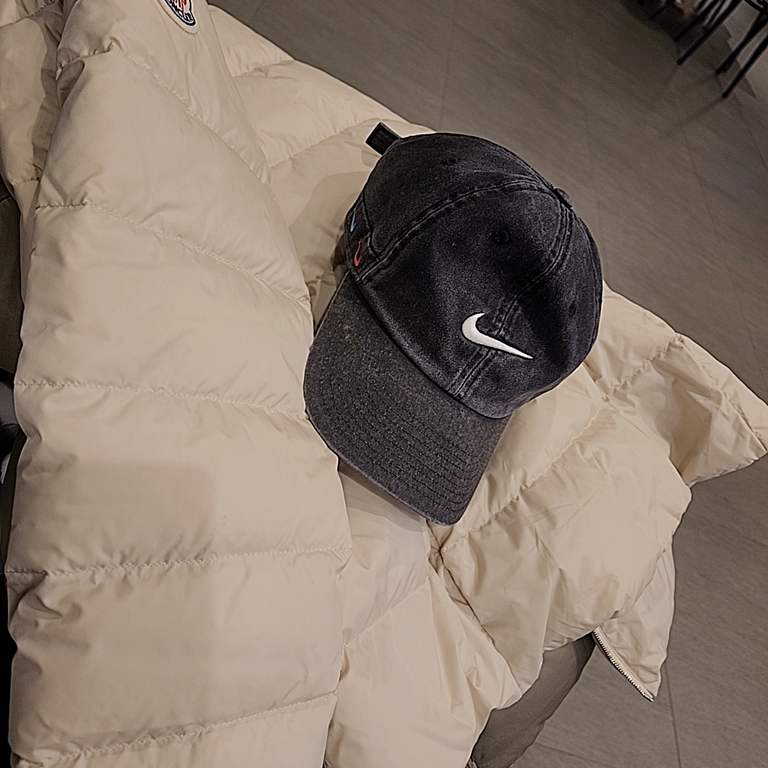 Nike H86 Kyrie Friends Cap Black, (W) Moncler Guery Short Down Jacket Sand Beige - 22FW 착용 스타일